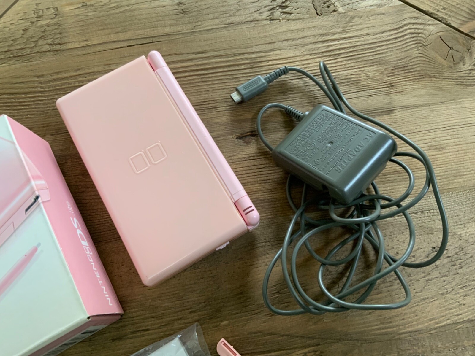 Rare for Collectors – Nintendo DS Lite – Coral Pink (USG-S-PB-USZ)