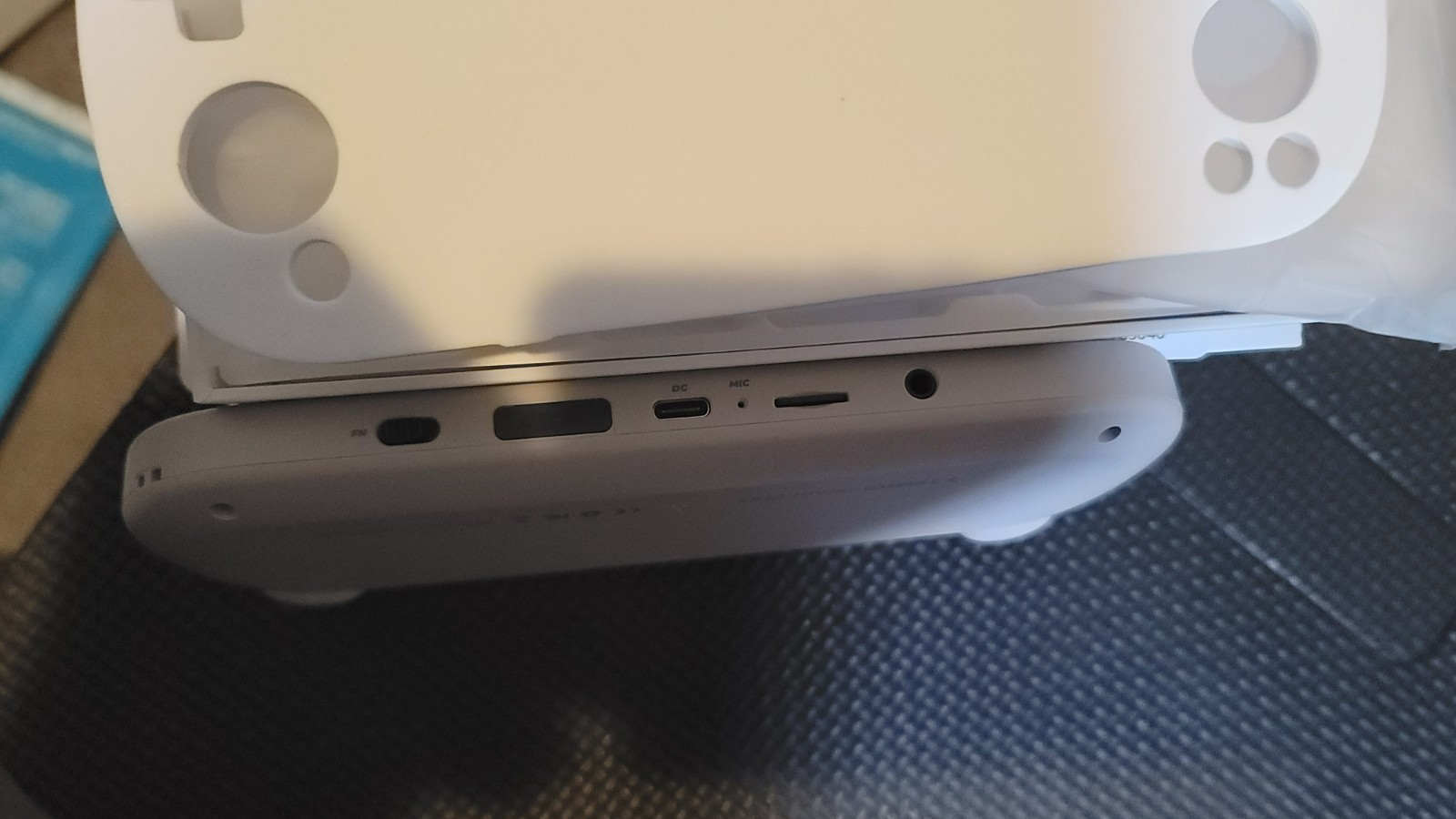 TRIMUI SMART PRO (64GB GAME/OS) DMG (KNULLI 2 OS) GXRG