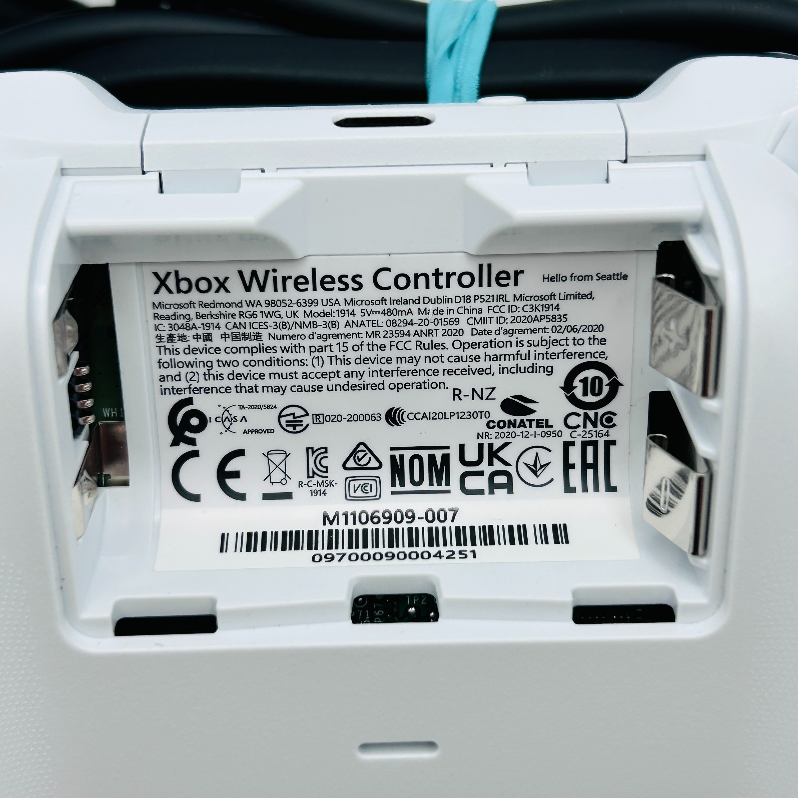 Microsoft Xbox Series X All-Digital 1TB Console Gaming System Robot White 1882