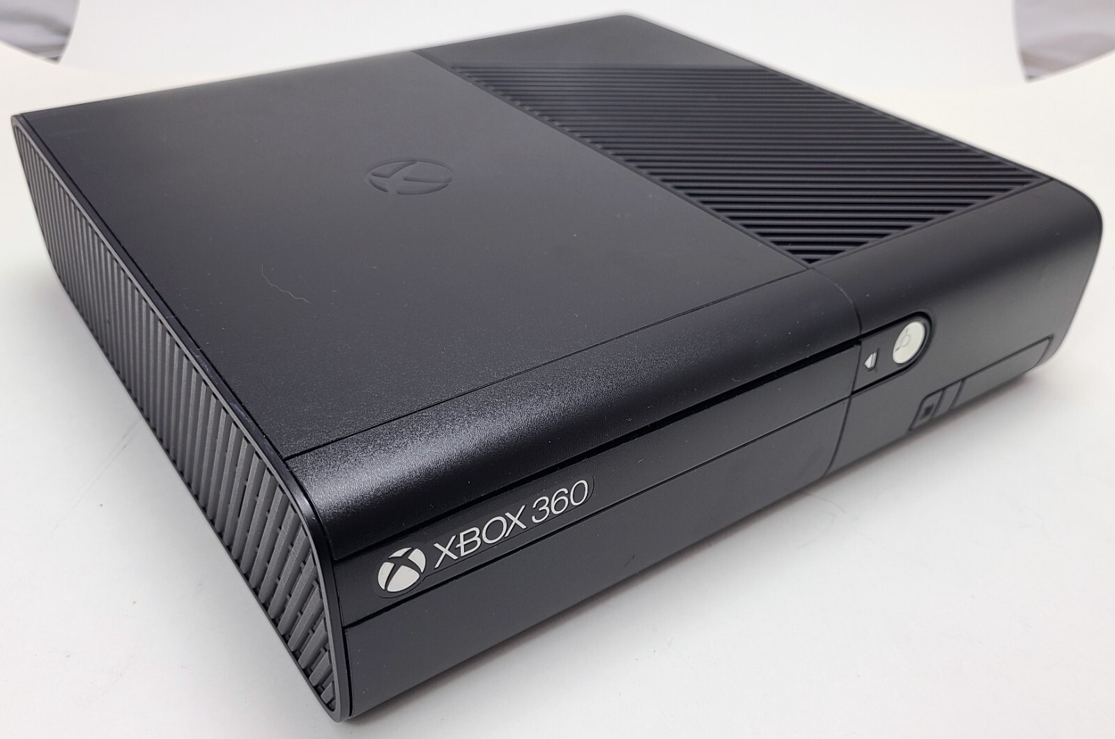 Microsoft XBox 360E Gaming System BLACK Video Game Console 4GB Bundle XBOX 360 E