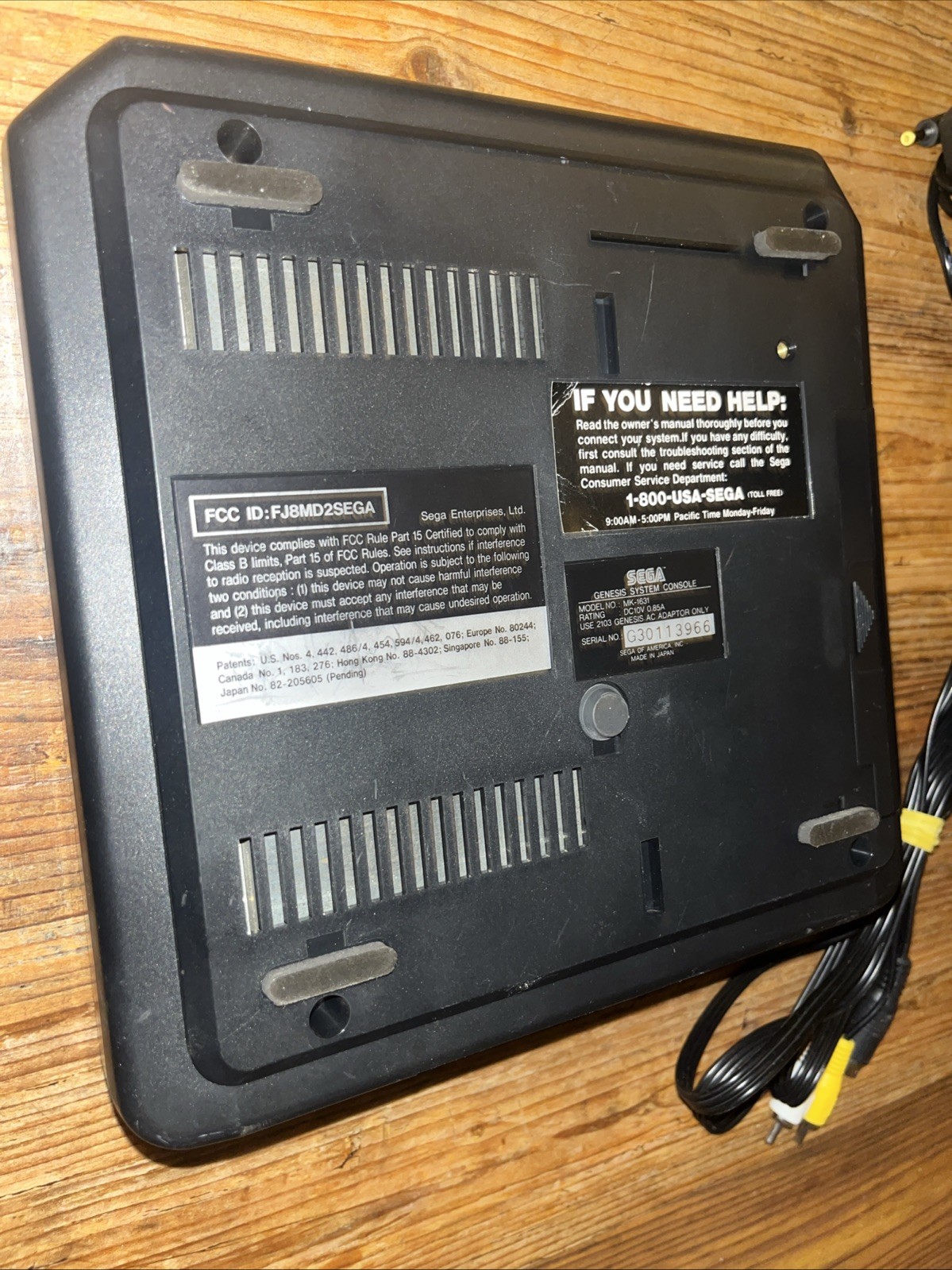 Sega Genesis Model 2 Console MK-1631 Bundle 6 Games – Sonic 1 2 3 – Earthworm +