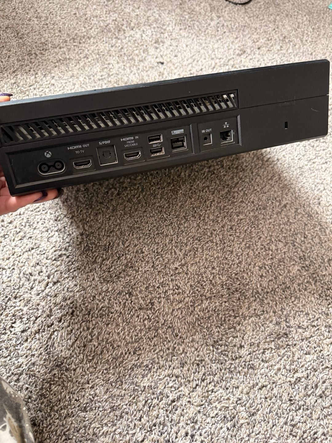 Microsoft Xbox One Original Console Model 1540