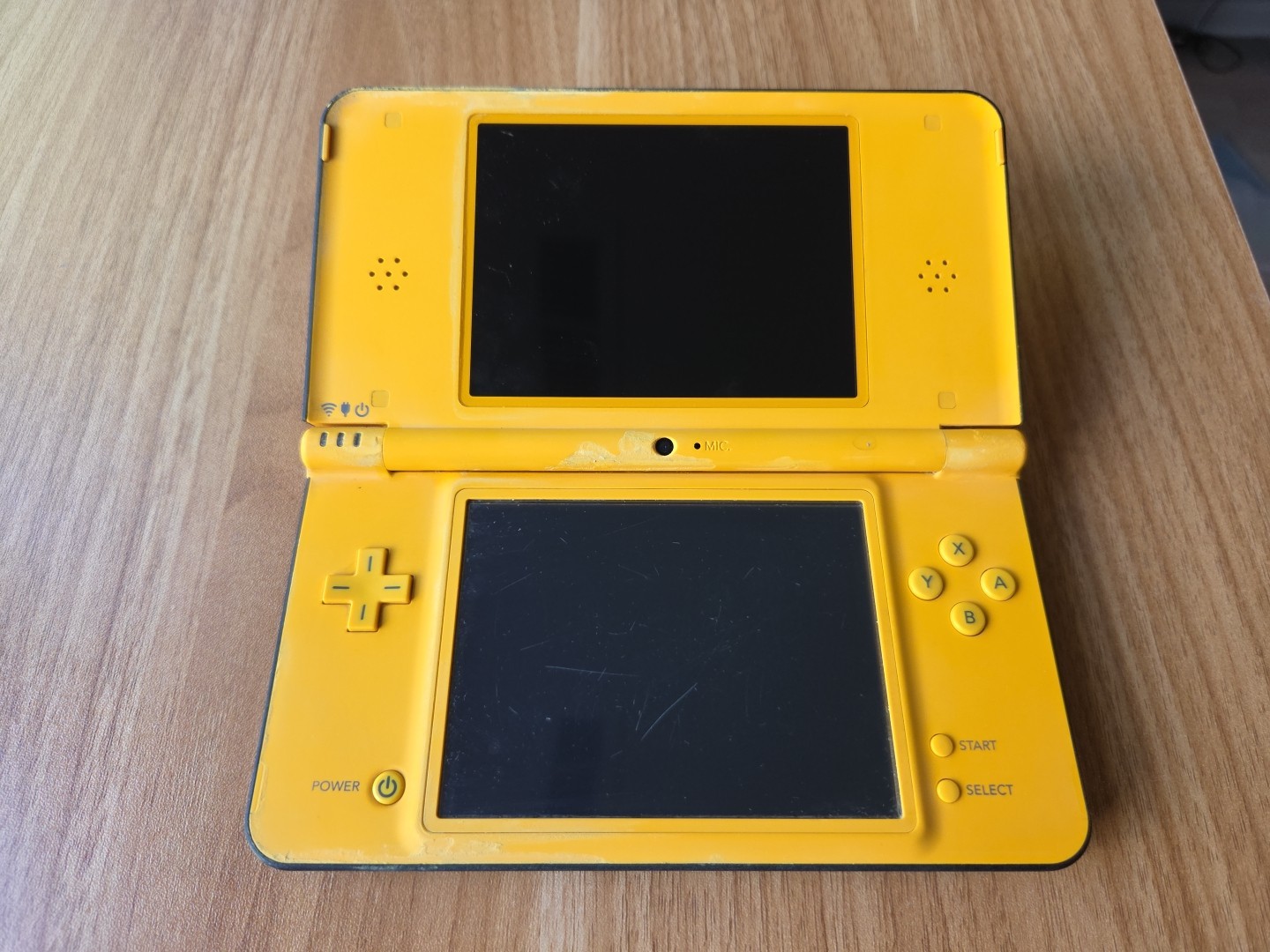 Nintendo DSi LL XL Yellow Console Japan W/charger US SELLER
