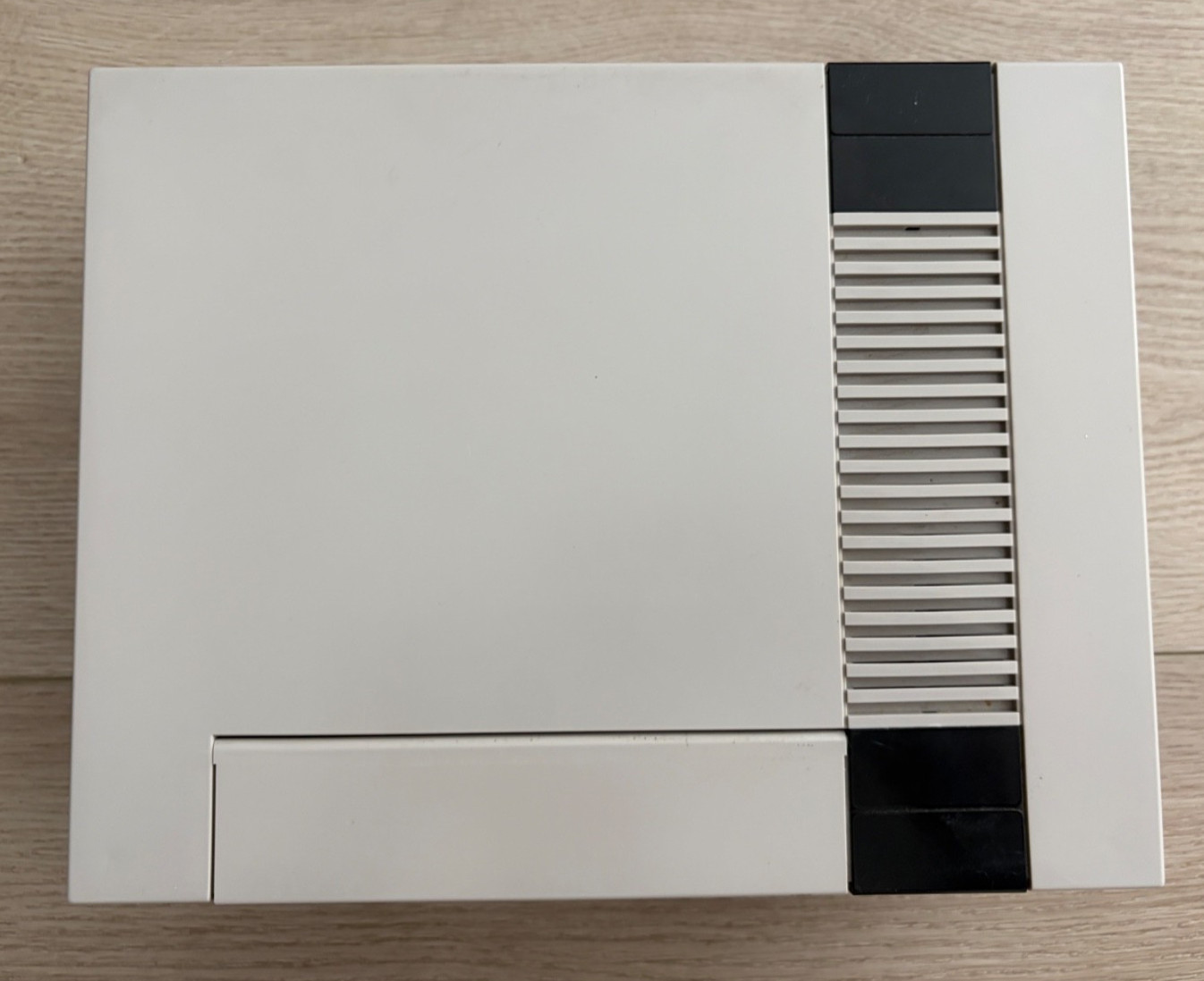 Nintendo NES Complete Console 2 Controls w/ Gun 4 Games Mario Track Field Tested