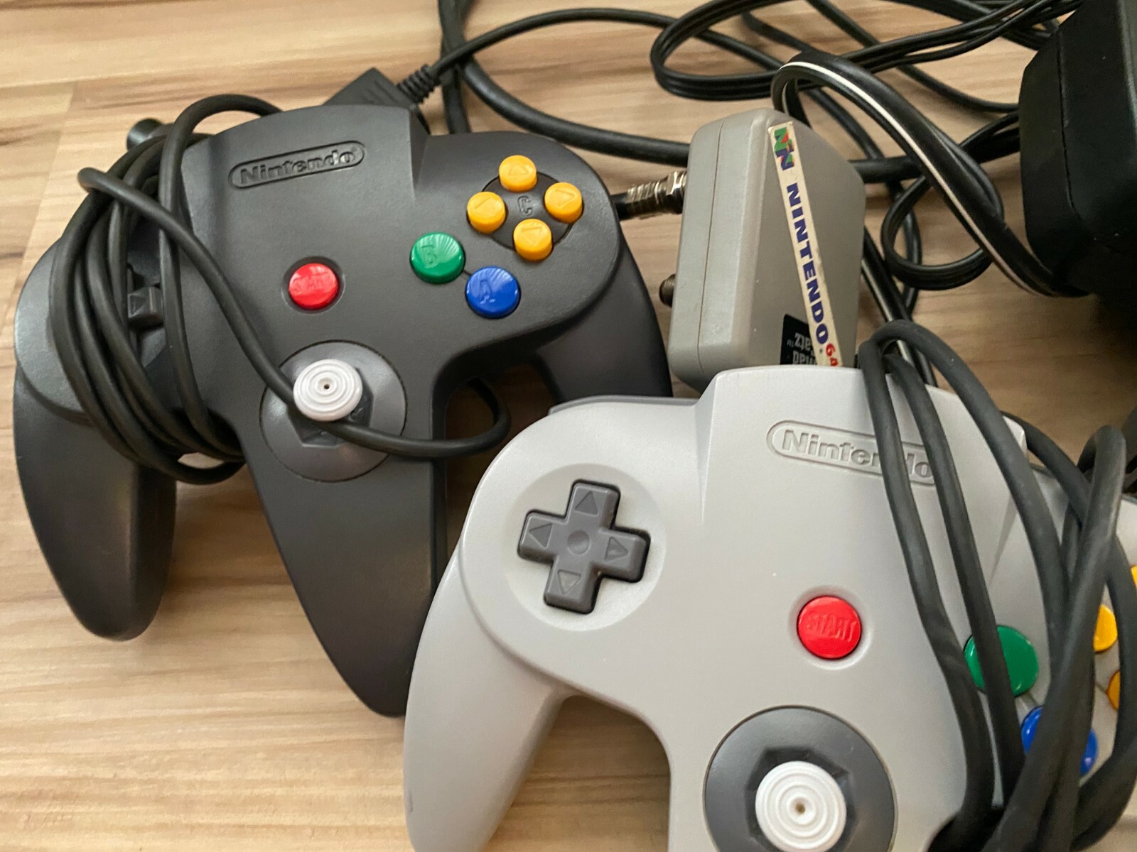Nintendo 64 + Rumble Pak + Expansion Pak + Memory Card + 2 Controllers