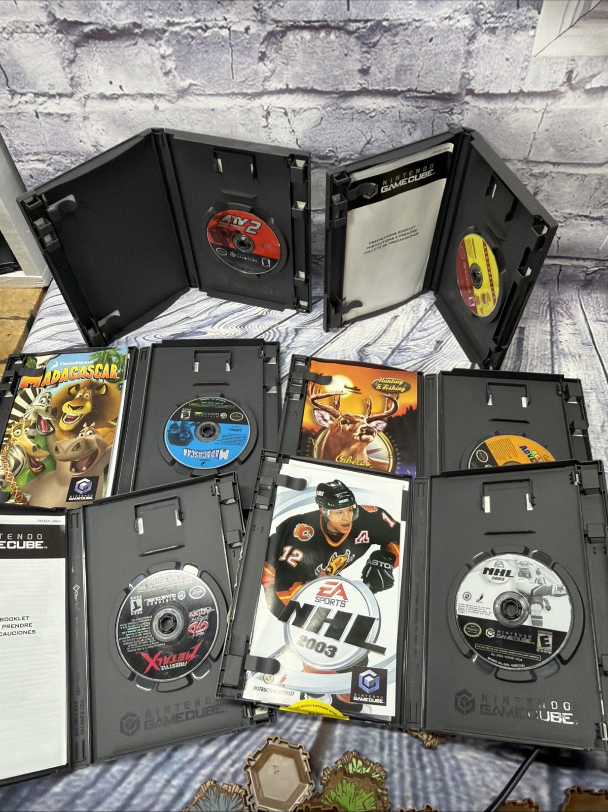 Nintendo GameCube Black Console Bundle W/ Cords & 30 Games. Tested Read Descript