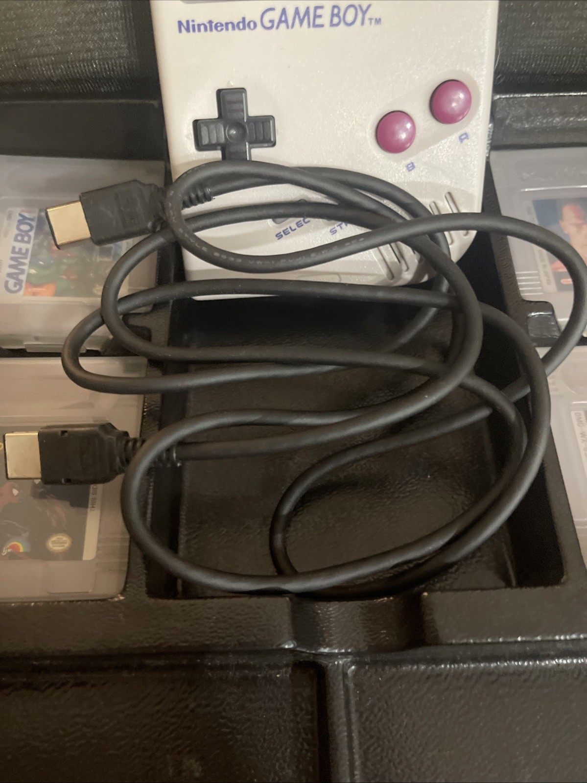 Nintendo Game Boy console and 4 Games With Travel Case & Linkage Cable All Works