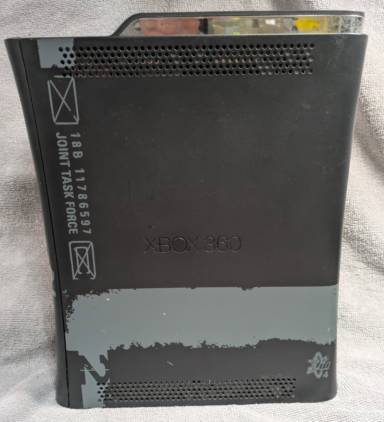Microsoft XBOX 360 Modern Warfare 2 Console For Parts or Repair MW2 Edition READ