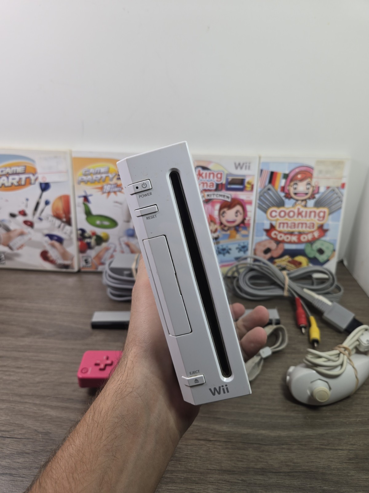 Nintendo Wii Console System Bundle White RVL-001 w/4 Games Used Condition Tested