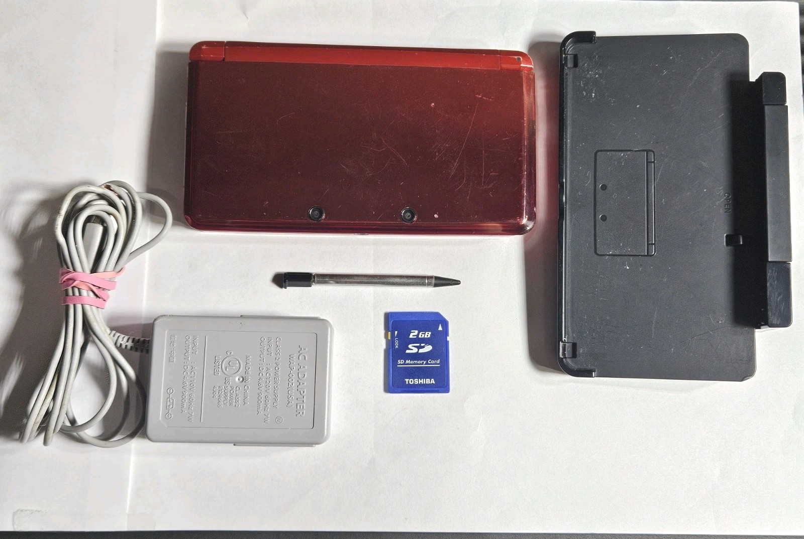 Nintendo 3DS Flame Red Console CTR-001 Headphone Jack 3D W Stylus Charger Tested
