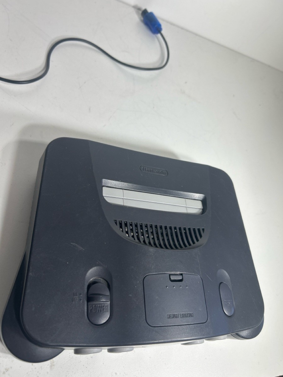 NINTENDO 64 SYSTEM CONSOLE NUS-001 (P17023290)