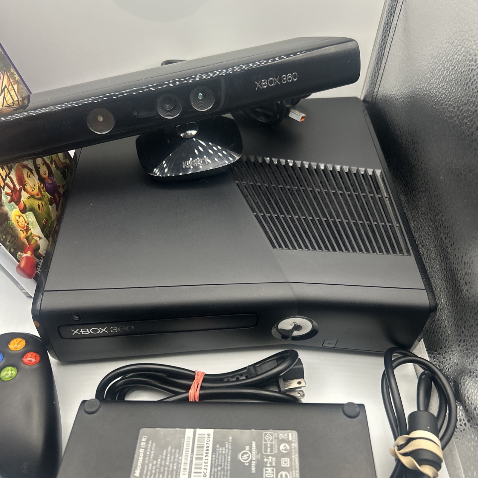 Xbox 360 S Slim Model 1439 Matte Black Console 250GB HDD w/ Controller & Kinect