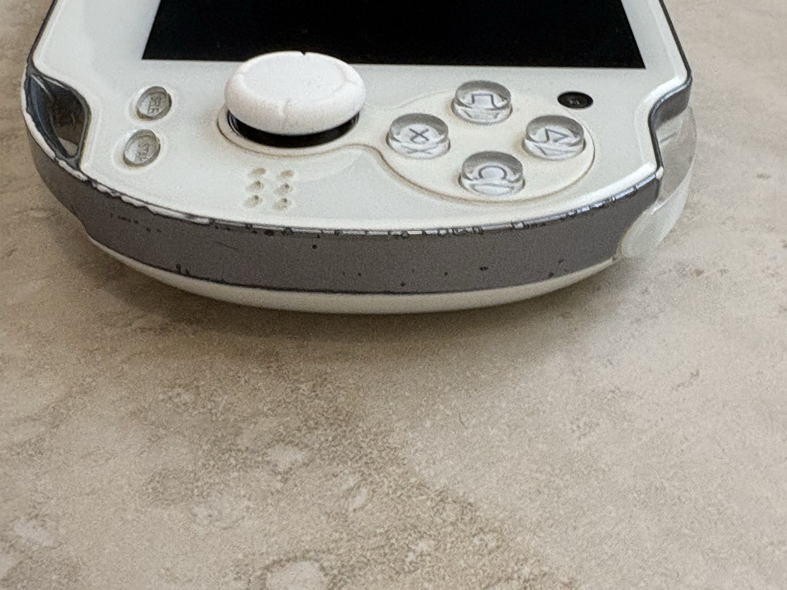 Sony PlayStation Vita White Handheld System – w/ 8GB Memory Card Read Desc
