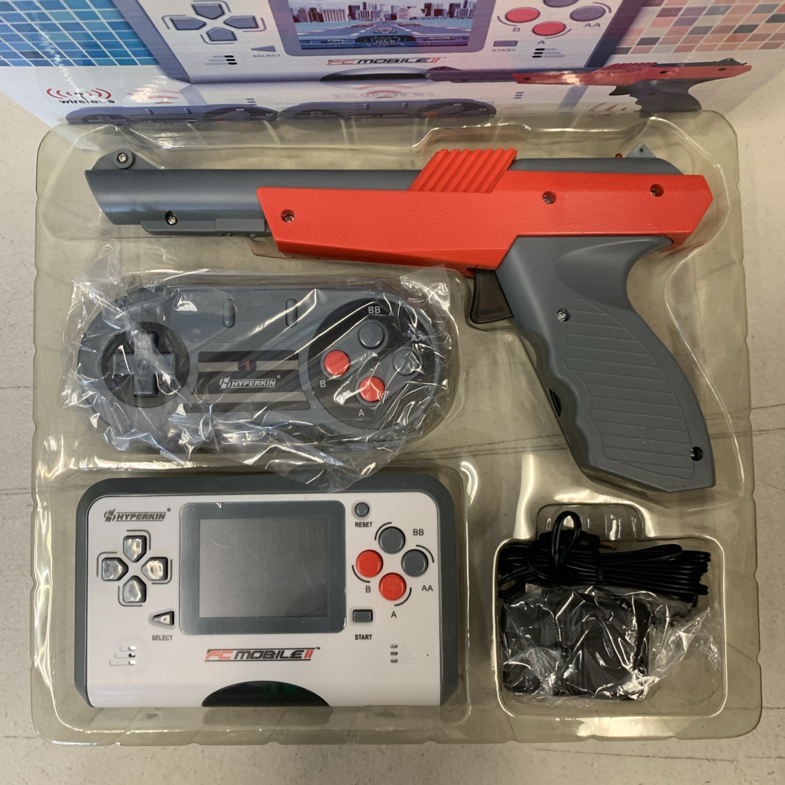 *CIB COMPLETE* Retro Hyperkin FC MOBILE II (2009) Portable NES System