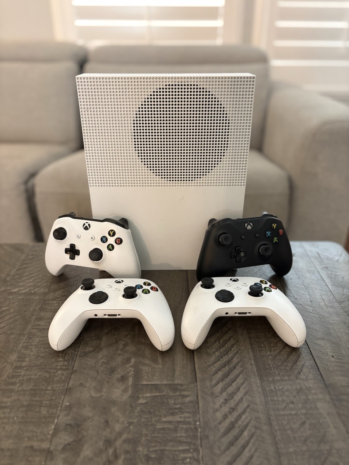 Microsoft Xbox One S 1TB 4K UHD Blu-Ray White Console w/ 4 Controllers
