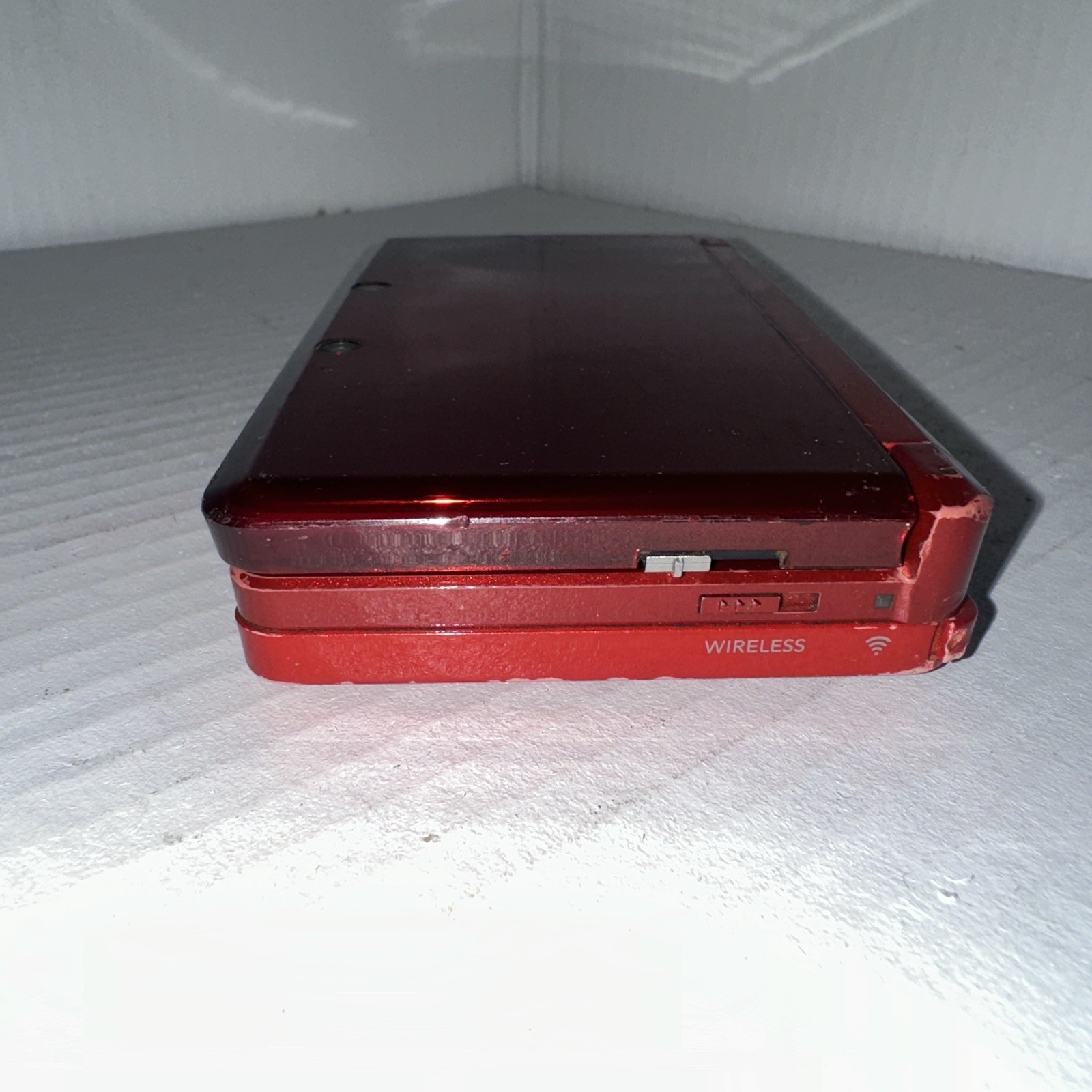 Flame Red Nintendo 3DS – CTR-S-USZ-C0, CTR-001 USA. Won’t power on.