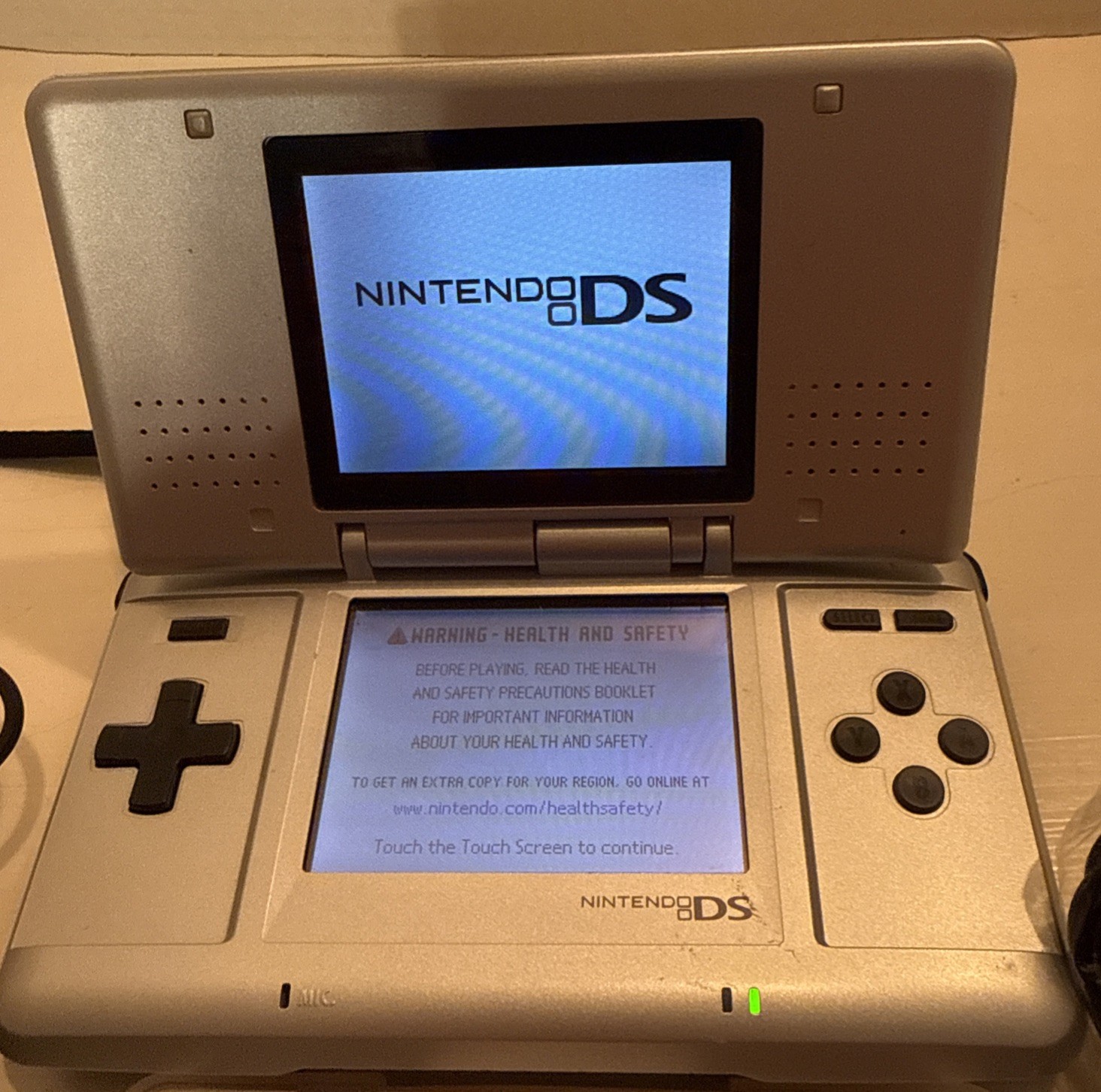 Nintendo DS Silver Bundle with Yoshi Touch And Go, Metroid Prime Hunter -Tested