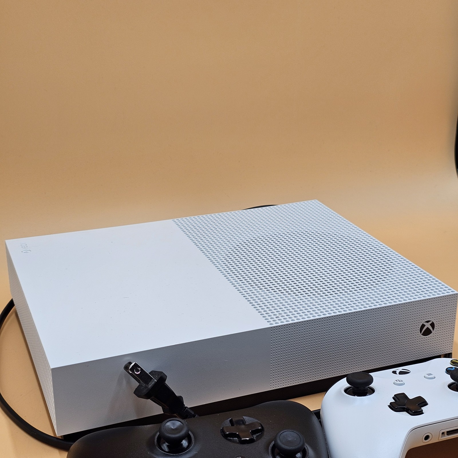 Xbox One S All Digital Edition 1TB w/ Power Cord & 2 Controllers Tested