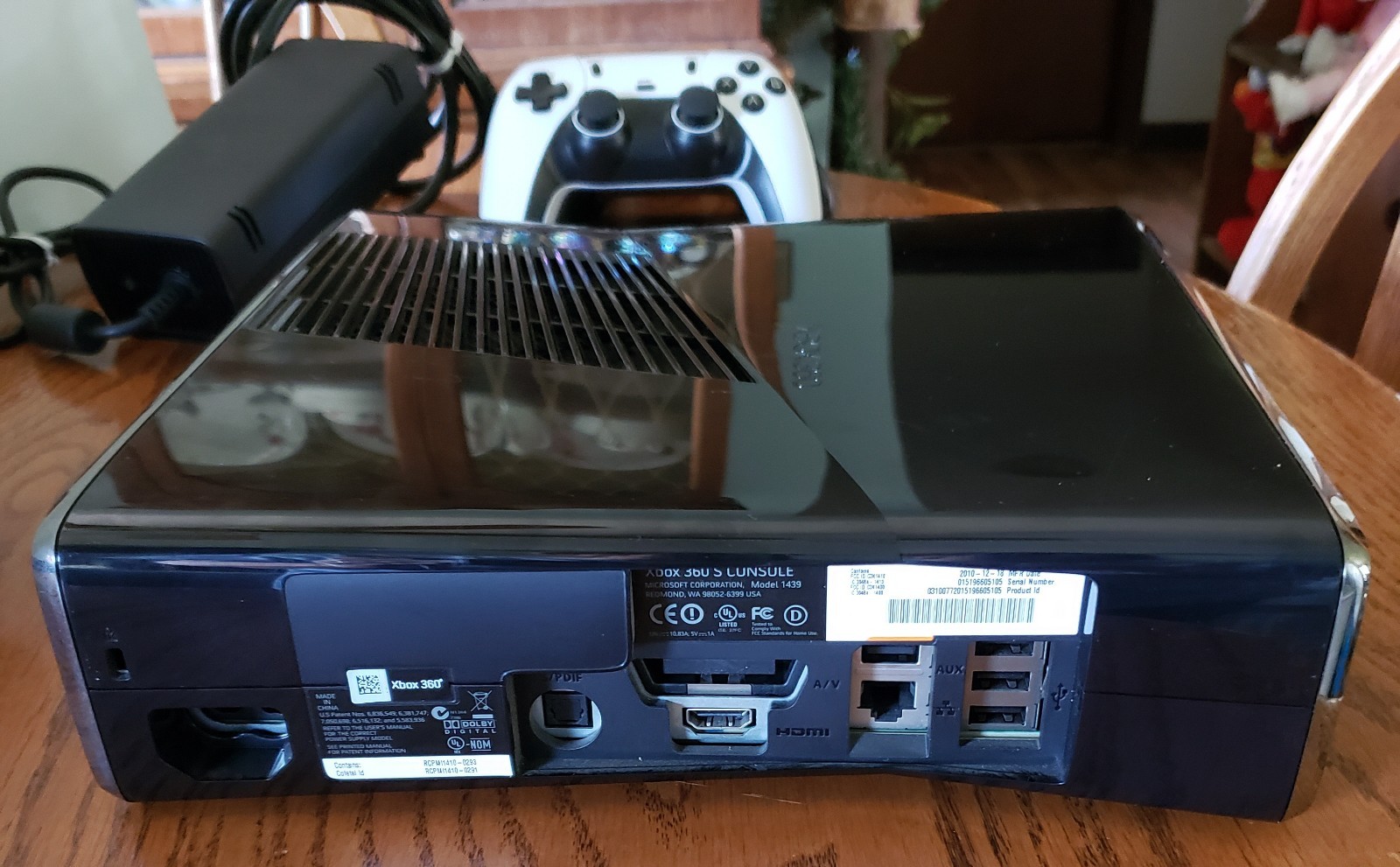Xbox 360 S ( 1439 ) Bundle