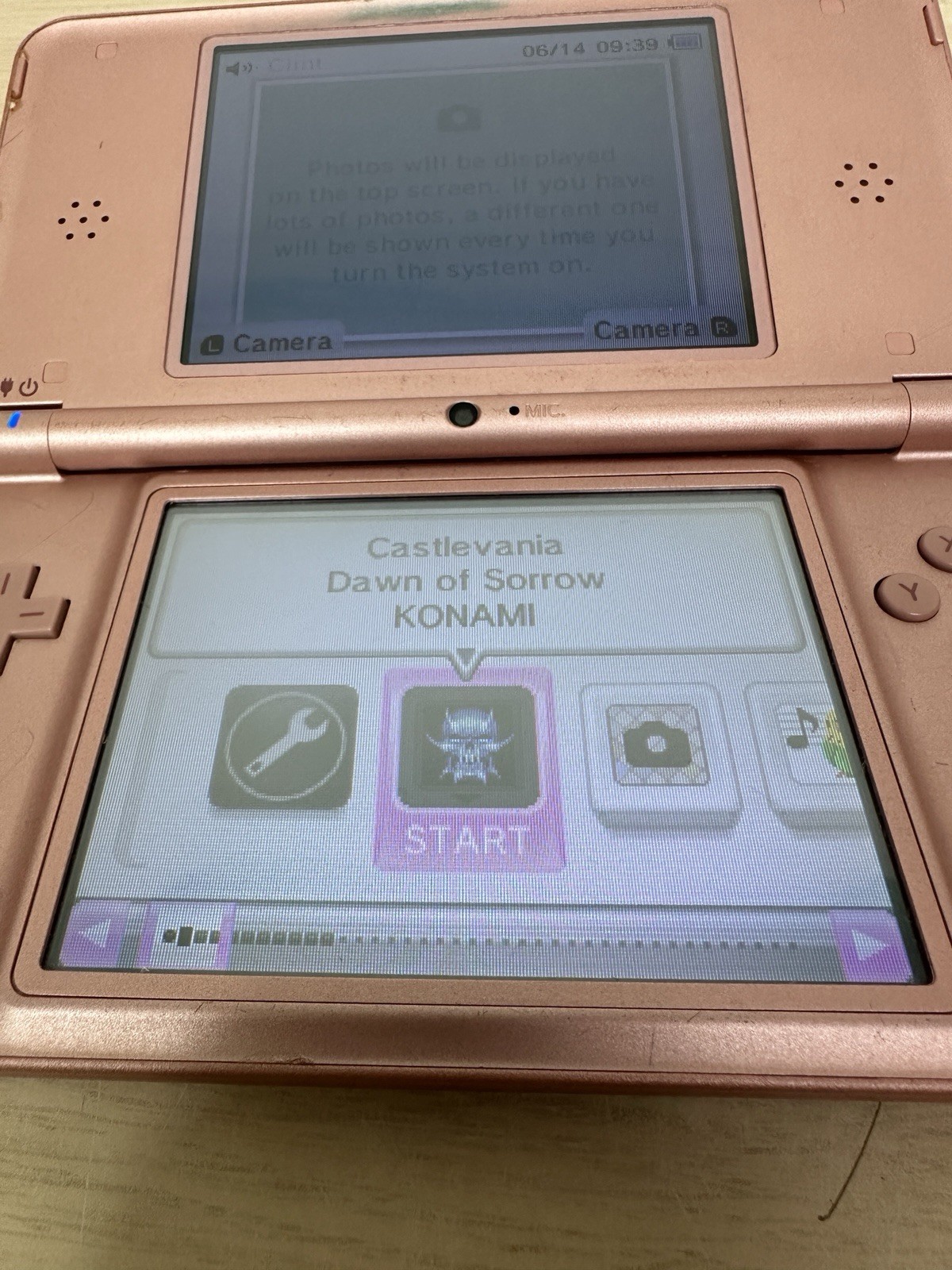 Nintendo DSi XL – Metallic Rose Pink w/ Charger & White Stylus – Tested & Works