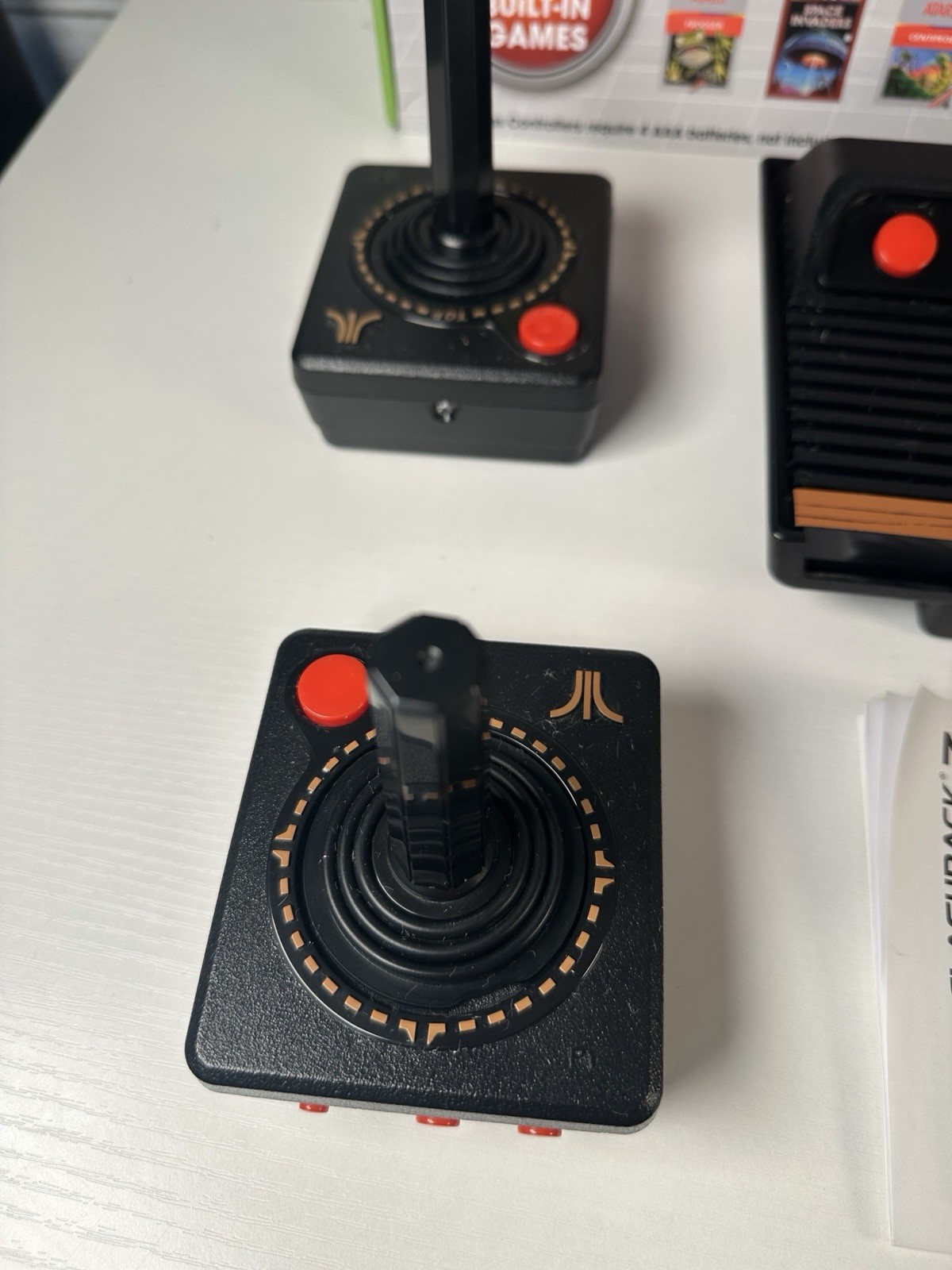 Atari Flashback 7 Classic Game Console Deluxe 101 Games EUC IN BOXl