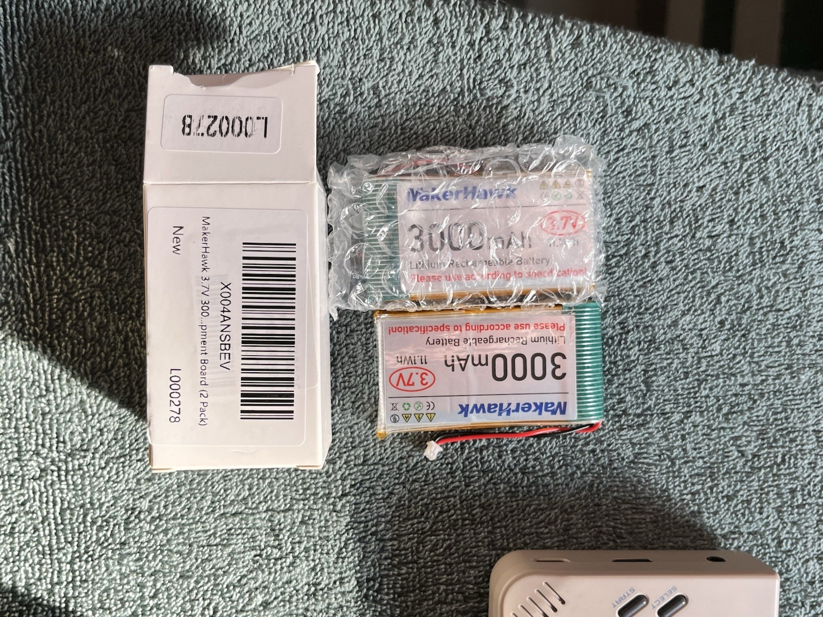 Miyoo Mini Plus w/ Spare Batteries & Screen Protectors