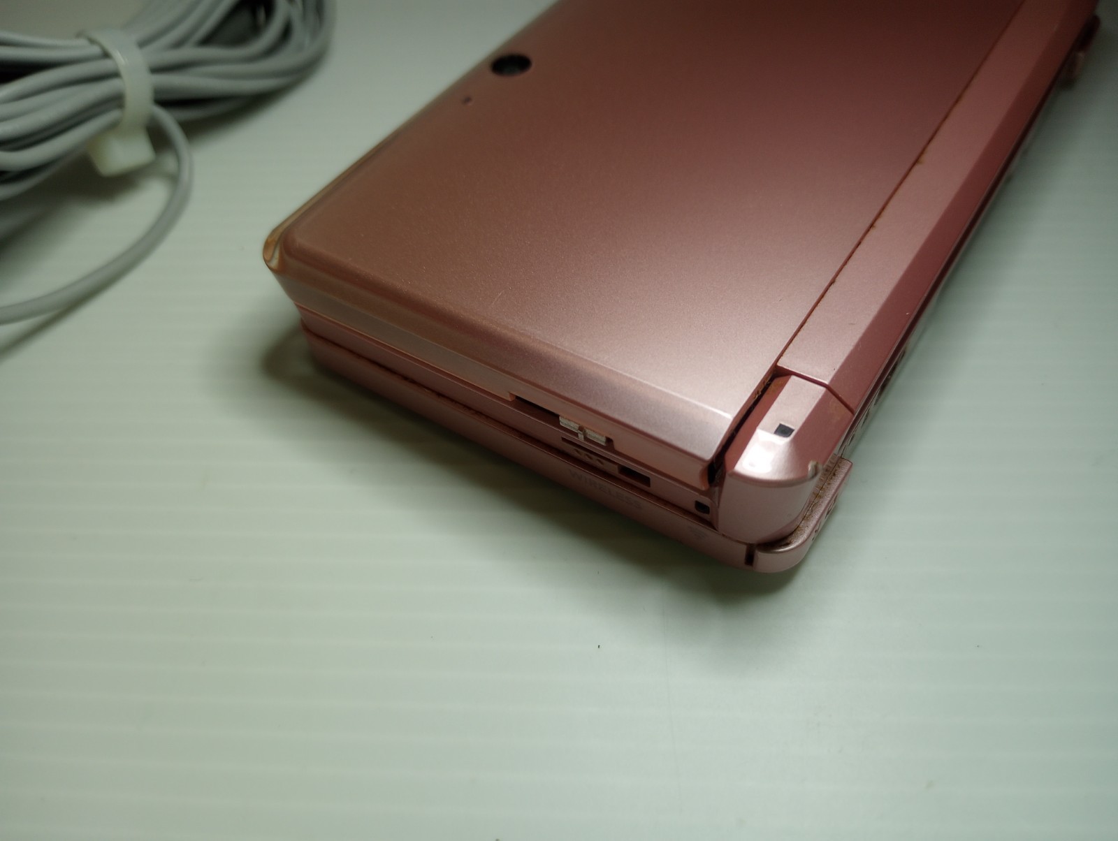 Nintendo 3DS CTR-001 Pearl Pink with OEM Charger Good Shape Some Screen Scratch