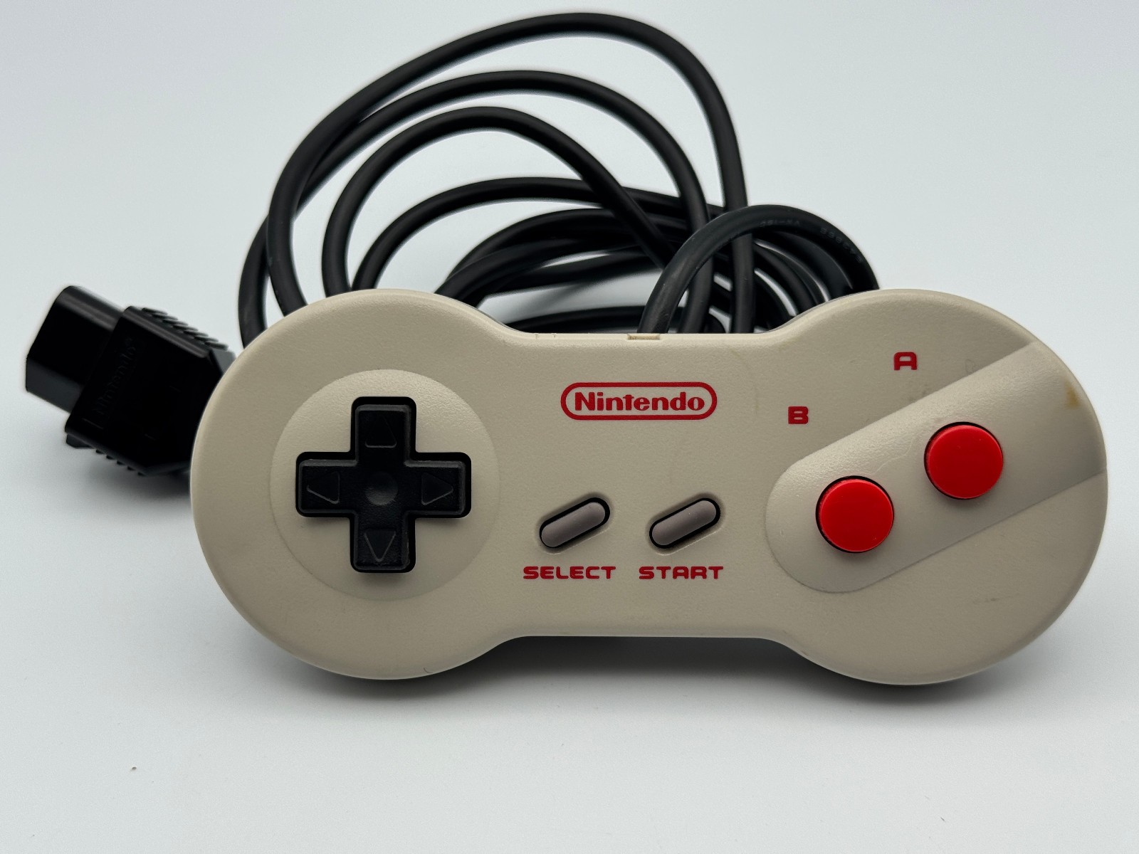 Nintendo NES Top Loader NES-101 – composite AV mod – dog bone controller extras