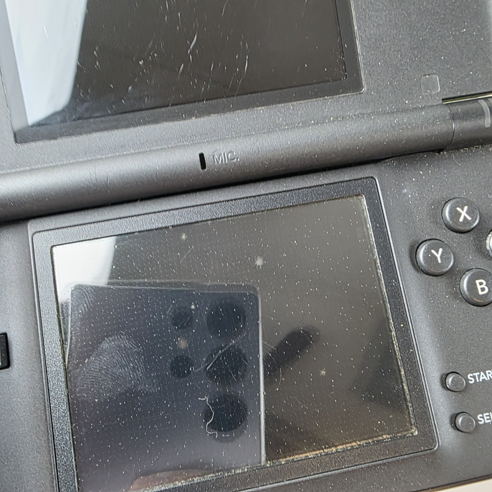 Nintendo DS Lite Black Handheld System USG-001 – Broken Screen Hinge