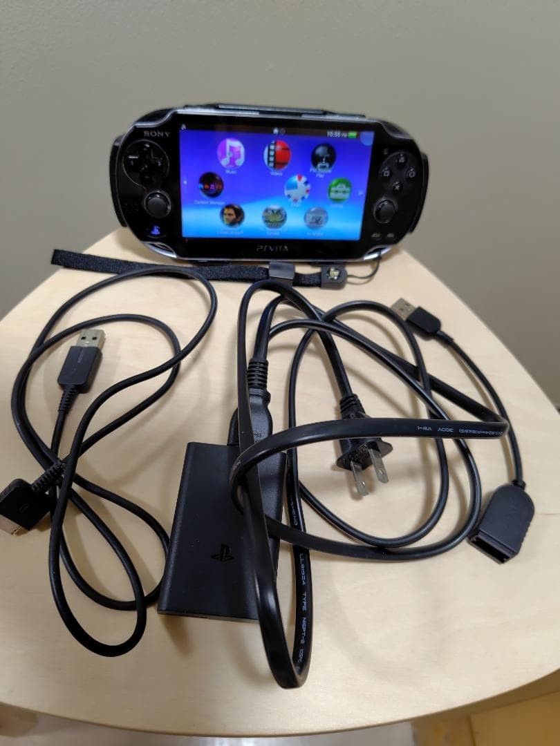 Sony PS Vita PCH 1001 Console 16GB Memory