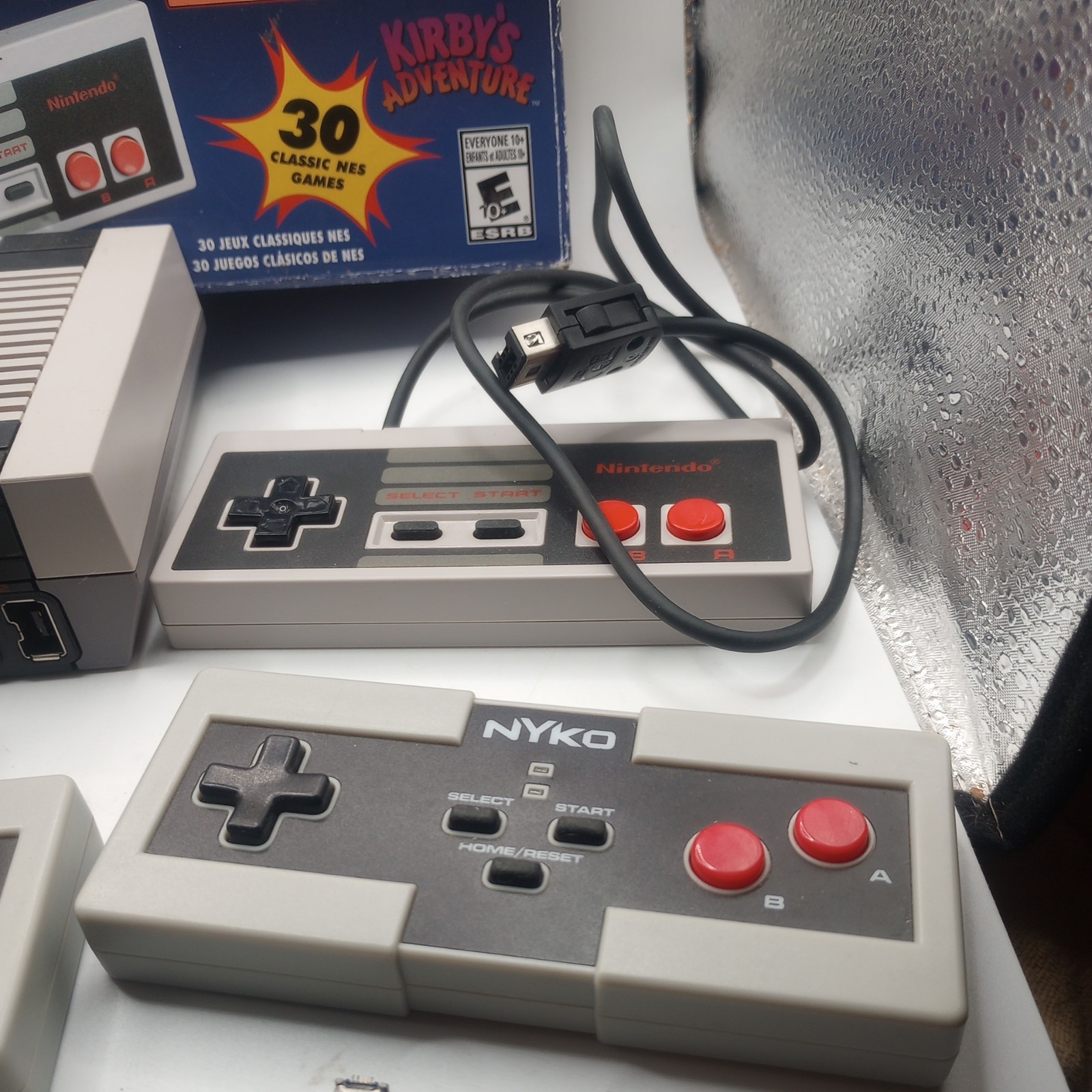 Nintendo Mini NES Classic Edition Console w/2 Wireless Nyko Miniboss controller