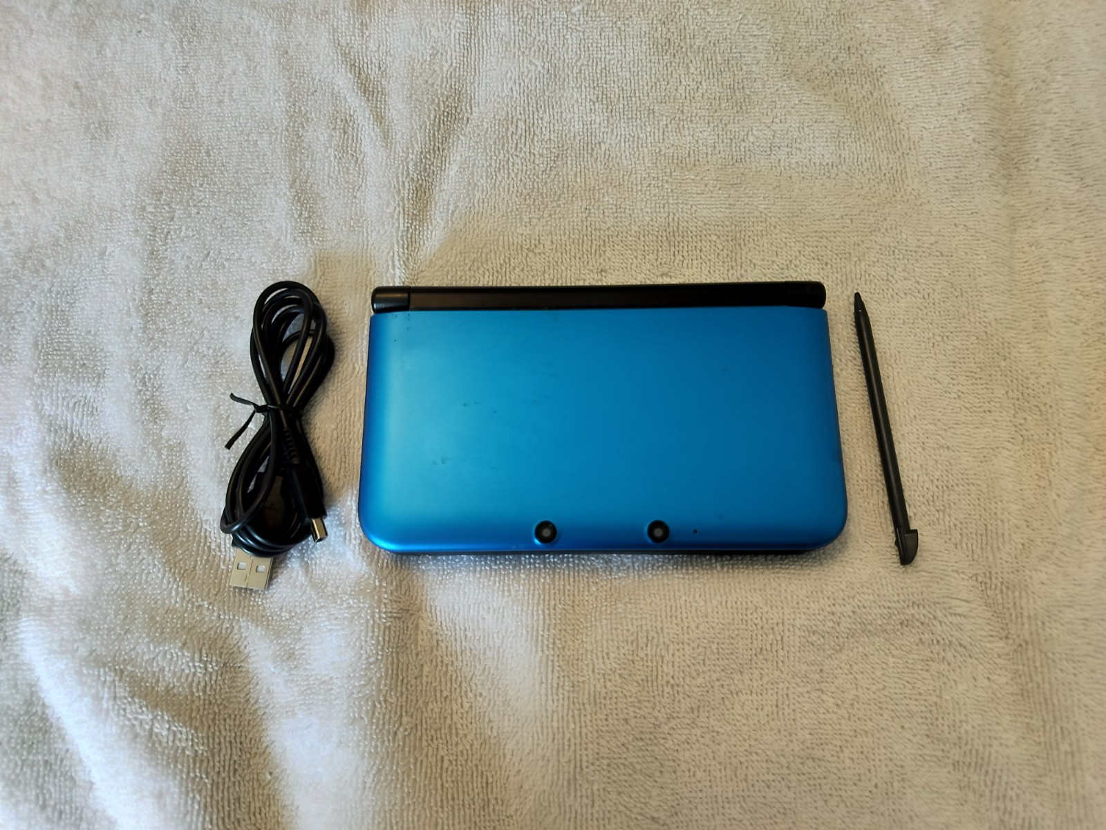 Nintendo 3DS XL – Blue & Black READ DESCRIPTION