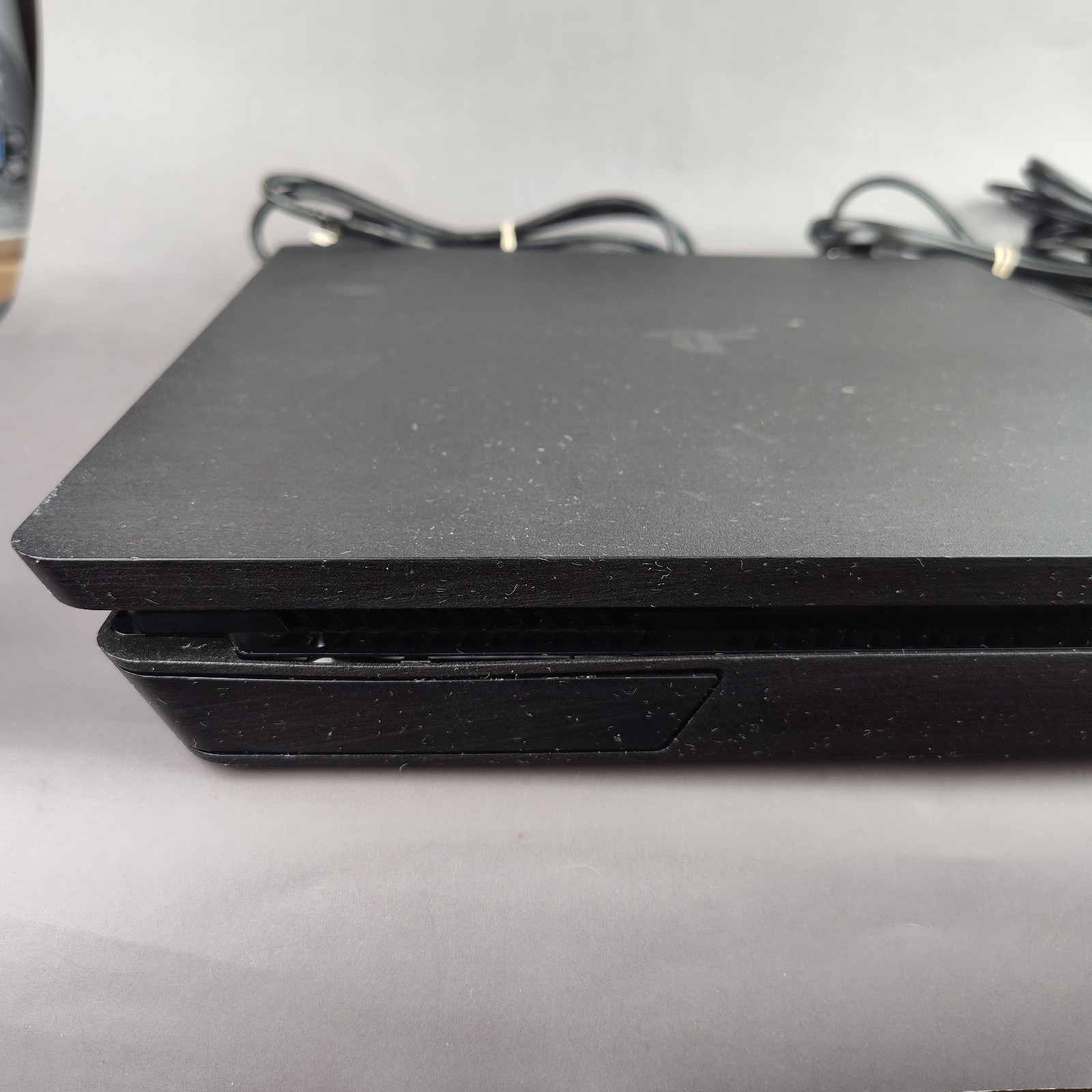 Sony PlayStation 4 Slim 1TB Console Jet Black – Controller + Wires Tested PS4