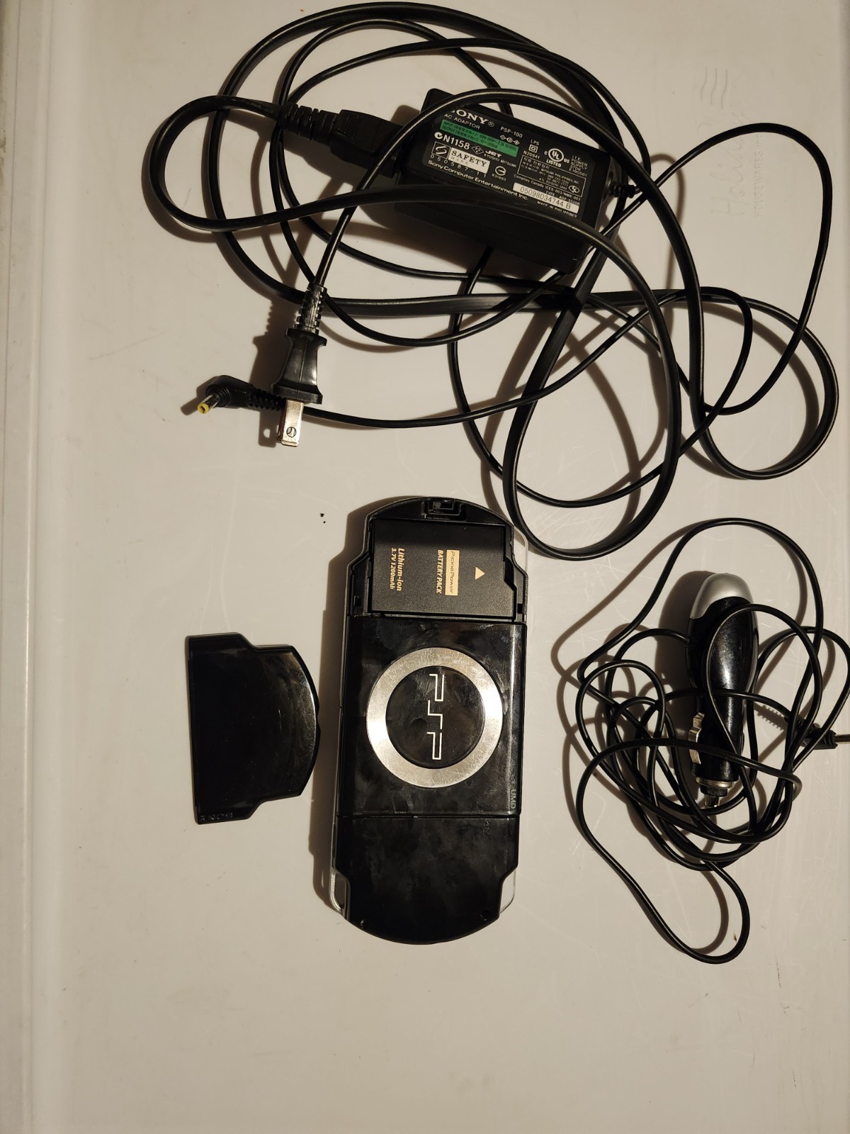 Sony PSP-2001 Black Handheld System UMD Compatible Region Free w/ Charger