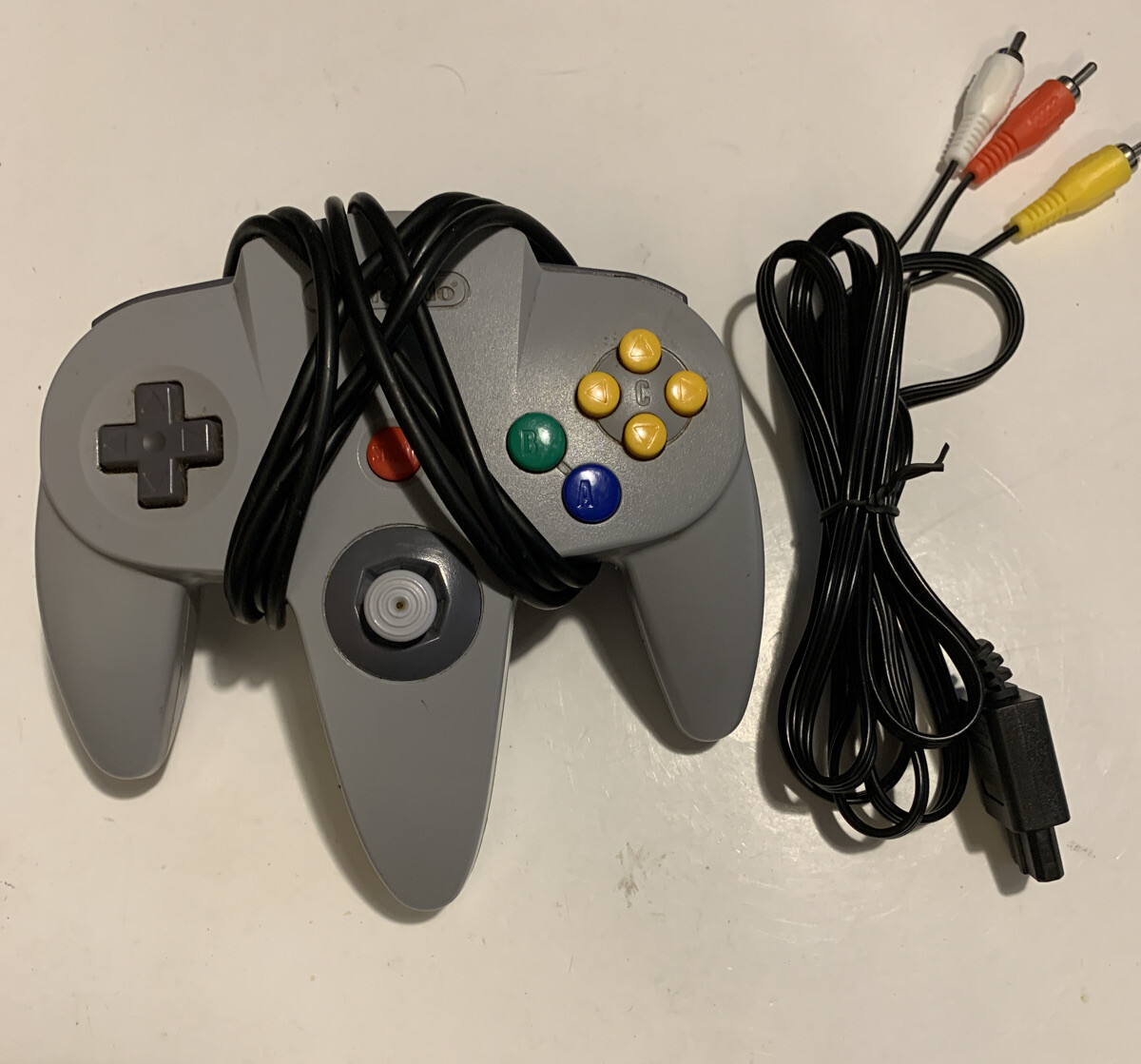 Nintendo 64 Console Bundle Genuine Controllers w/ 2 Games Tested