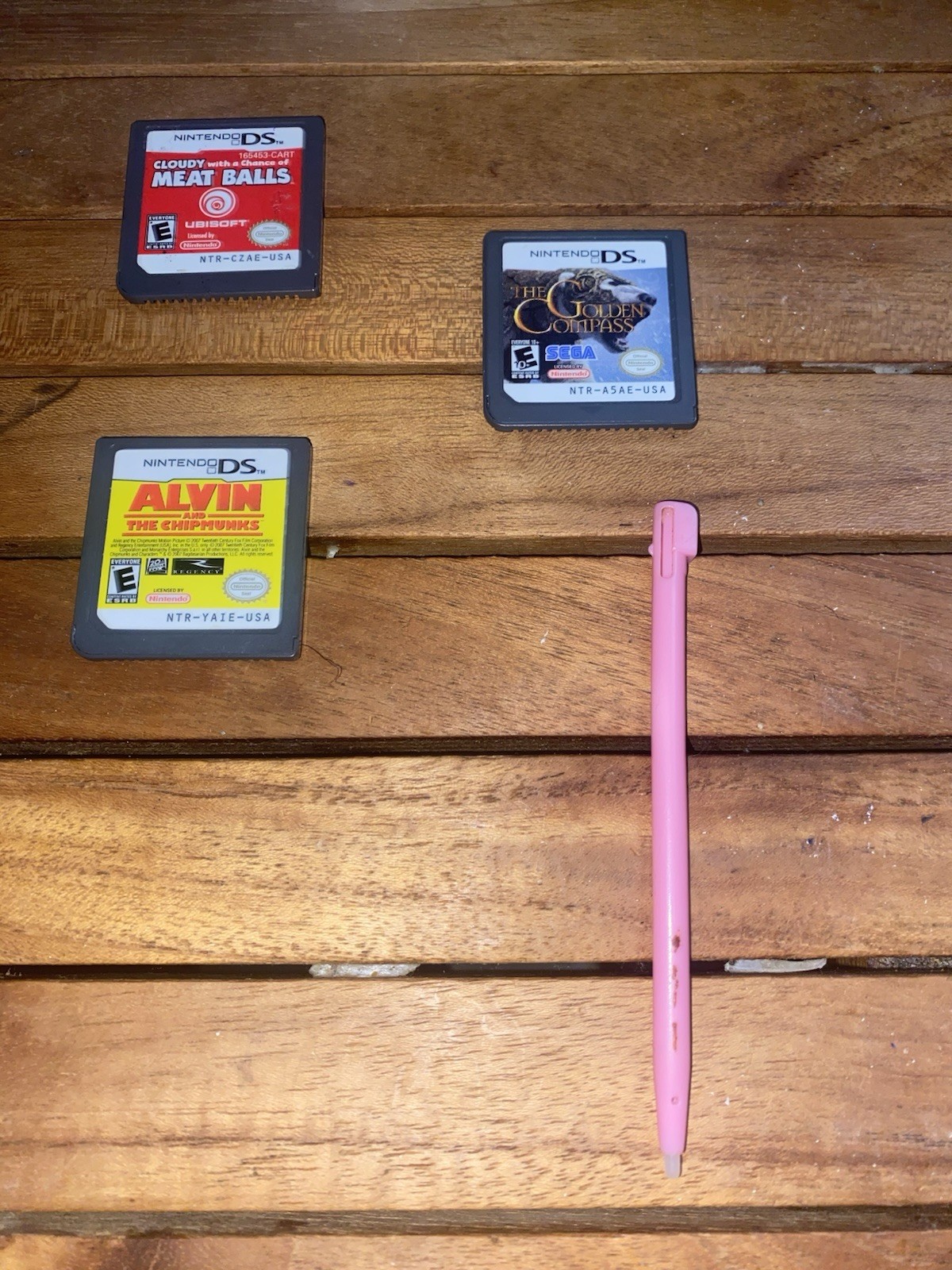 Nintendo DSi (Black), Comes with 3 Games, and Charger(Please Read)