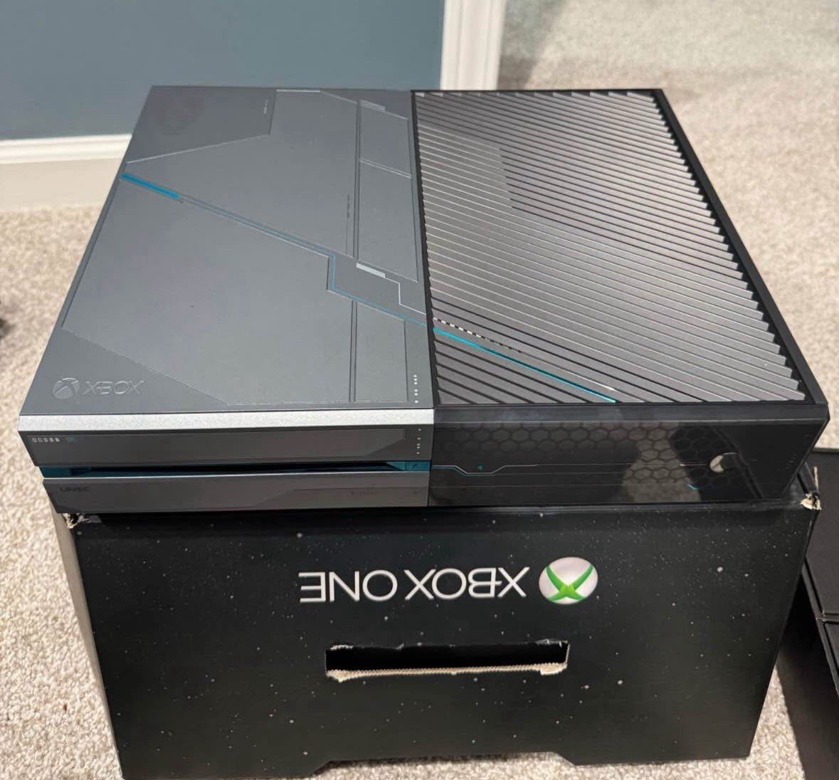 Microsoft Xbox One Halo 5 Guardians Limited Edition Gray Console Bundle 1TB