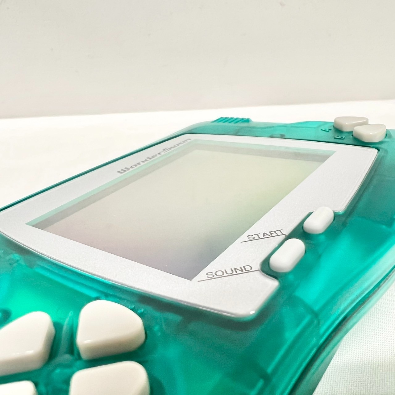 WS — Wonder Swan Console Skeleton Green — WonderSwan, Japan. 192