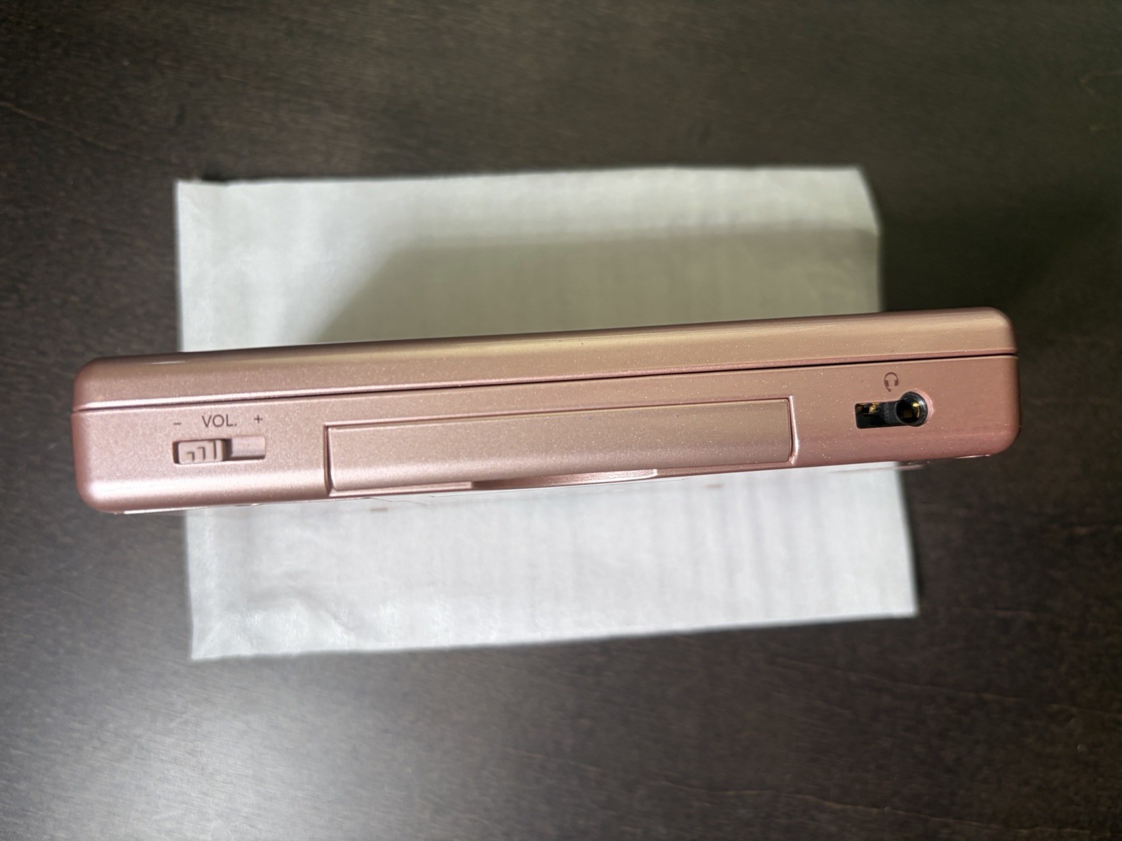 Near Mint – Nintendo DS Lite Handheld System – Pink Metallic Rose – Extras