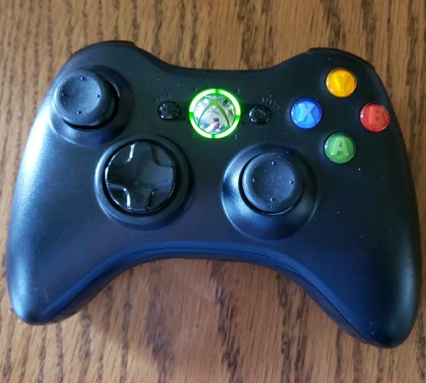 Xbox 360 S ( 1439 ) Bundle