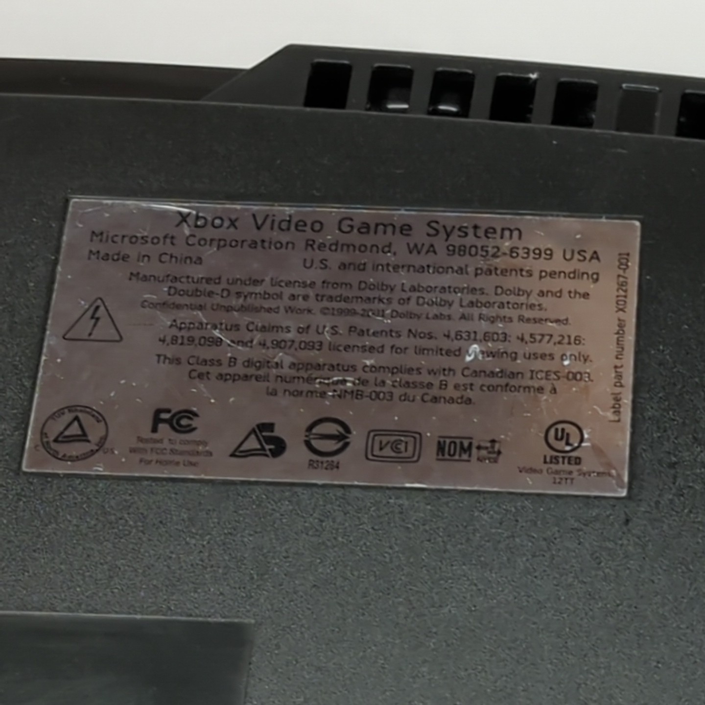MICROSOFT XBOX CONSOLE WITH POWER CORD FOR PARTS AND REPAIR