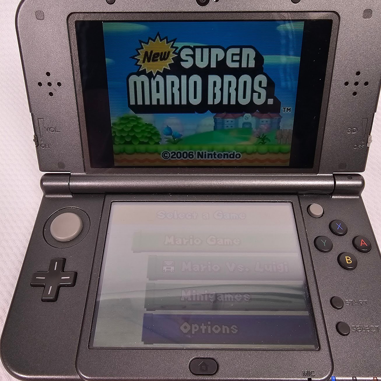 New Nintendo 3DS XL System Black NTSC-U/C (US/Canada) RED-001 USED w/ Charger