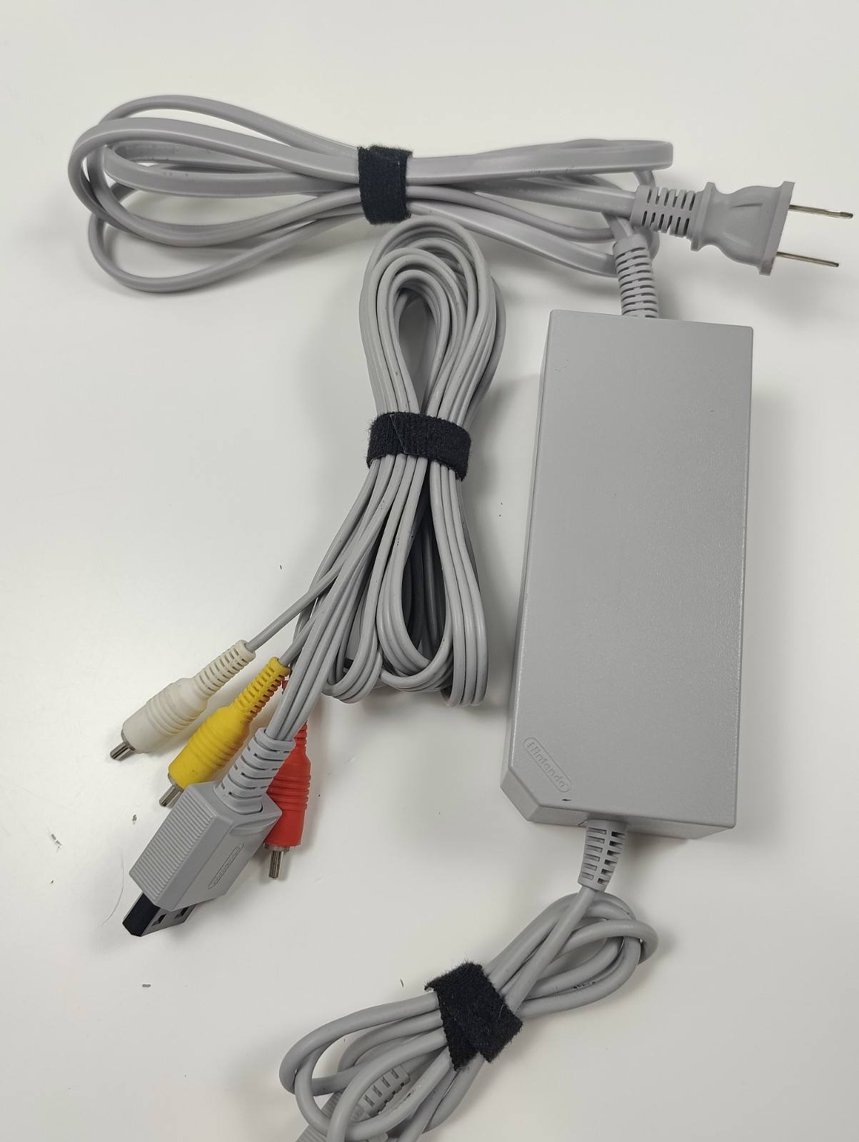 Nintendo Wii RVL-001 Console w/ 1 Wiimote, Nunchuk, & Cables TESTED & WORKS