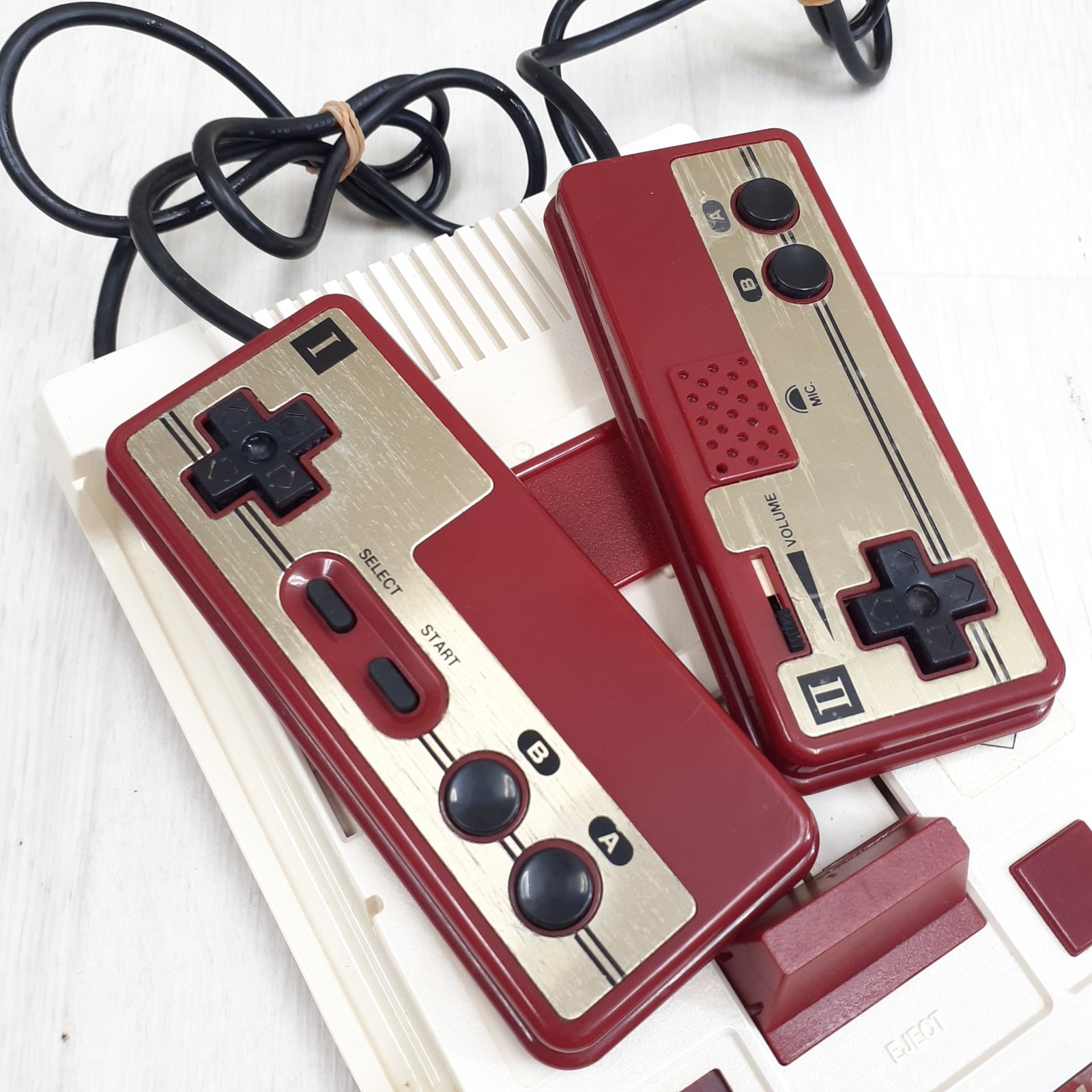 Nintendo Famicom Console with Family Basic Keyboard & 10 Games HVC-001 HVC-007