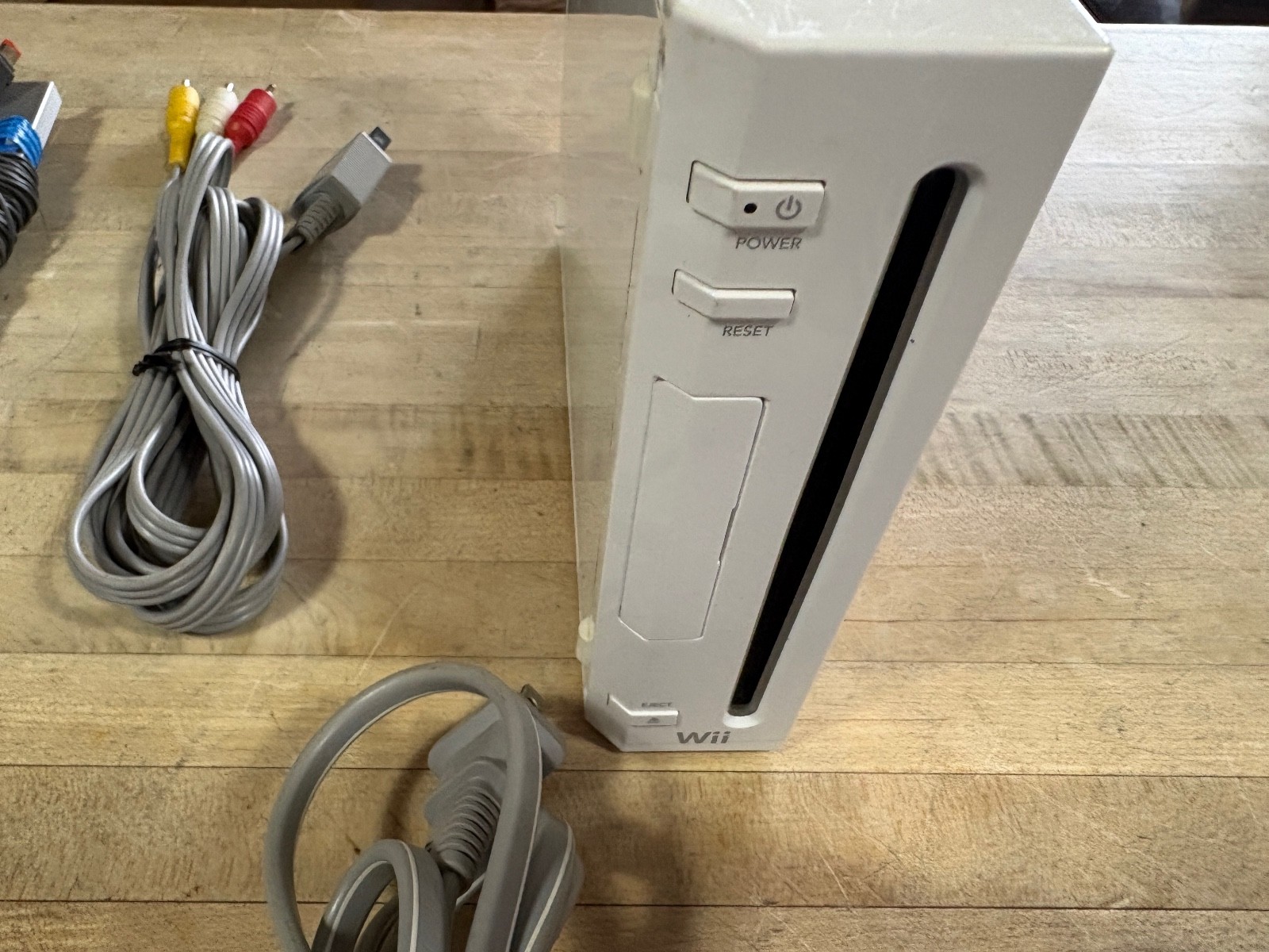 Wii Console Game w/ ALL Cords , Controller, RVL-001 USA *** with 3 Games ***