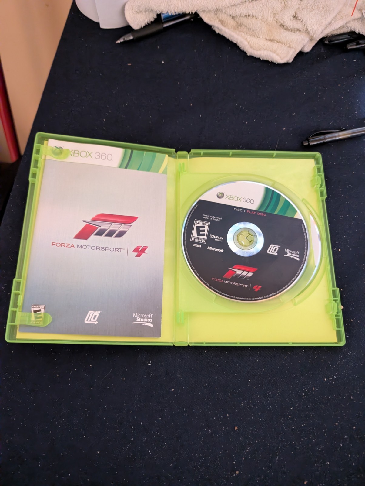 Microsoft Xbox 360 Complete With 11 Games & Wireless Controller