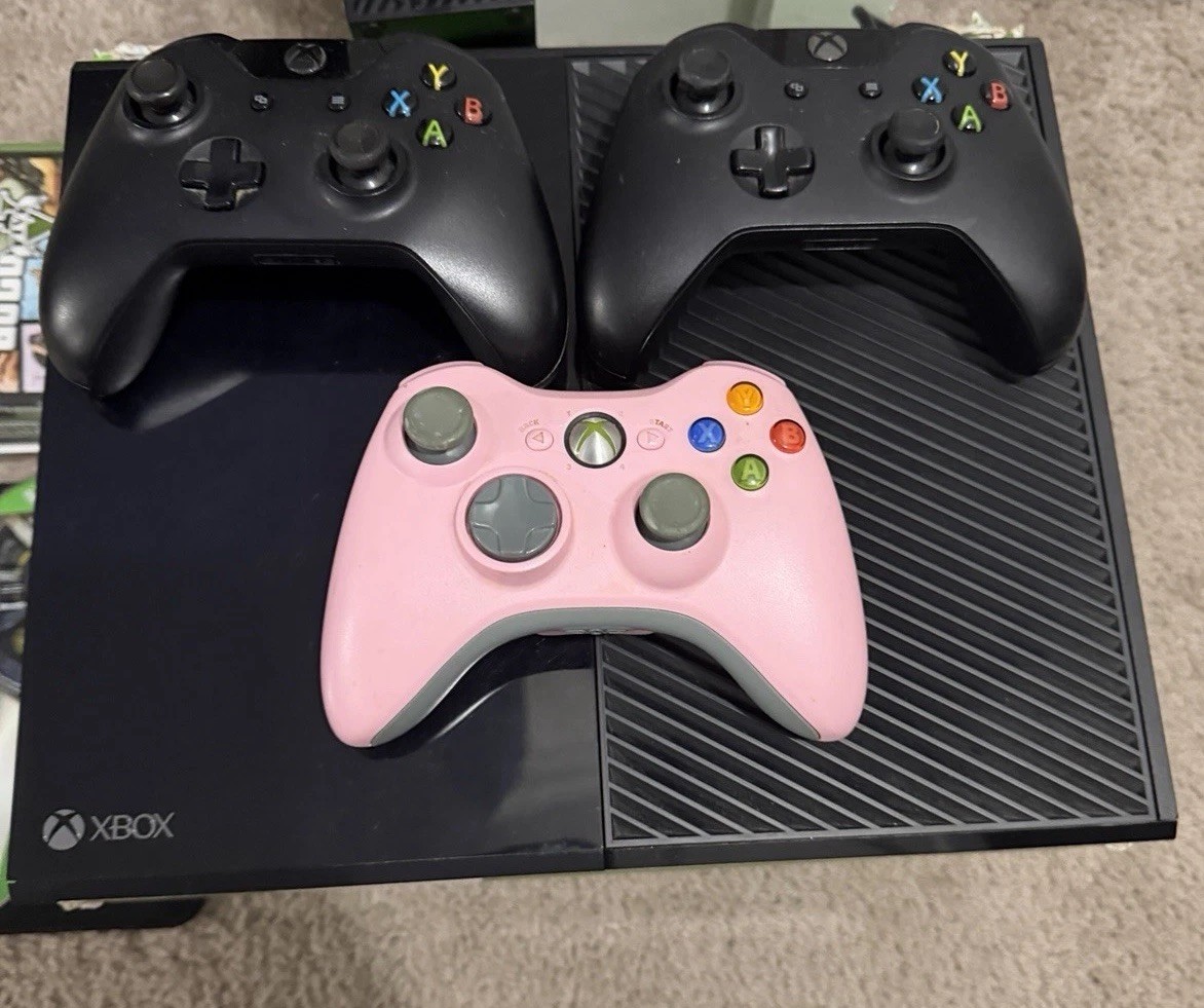 Xbox One Console Bundle 3 Controllers + Box + 9 Games GTA V Witcher 3 COD Bundle