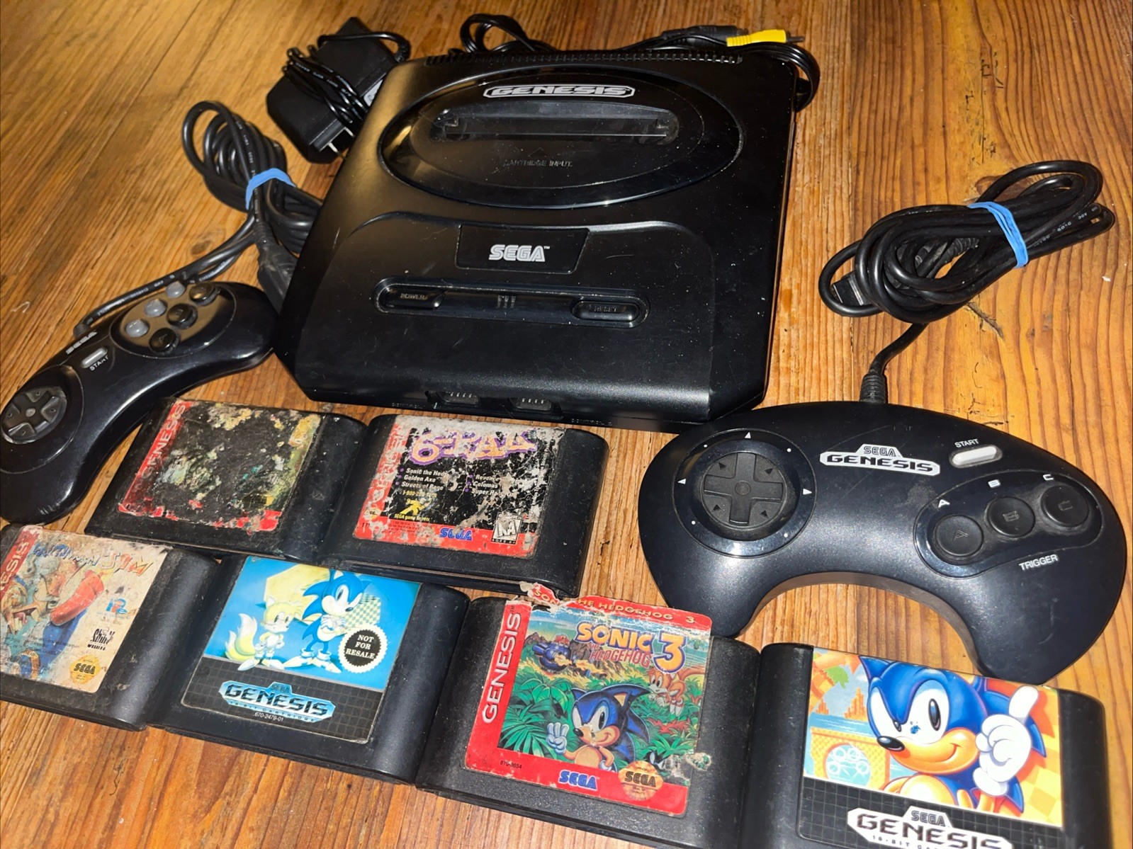 Sega Genesis Model 2 Console MK-1631 Bundle 6 Games – Sonic 1 2 3 – Earthworm +