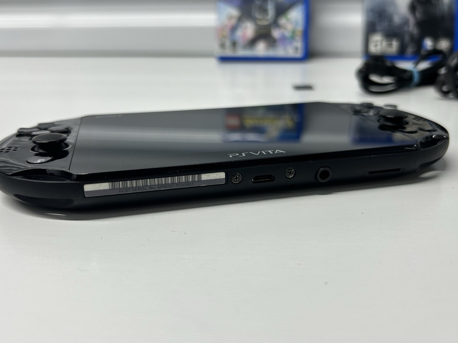 Sony PS Vita PCH-2001 Console 8GB 2 Games Charger Tested Works