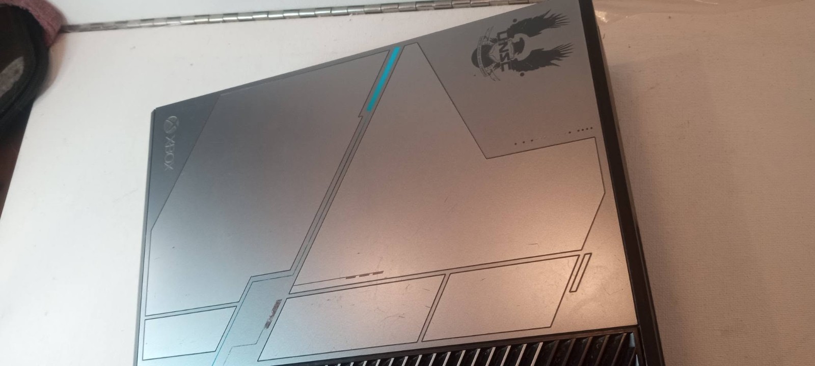 Microsoft Xbox One 1TB Console Halo 5: Guardians Special Edition tested
